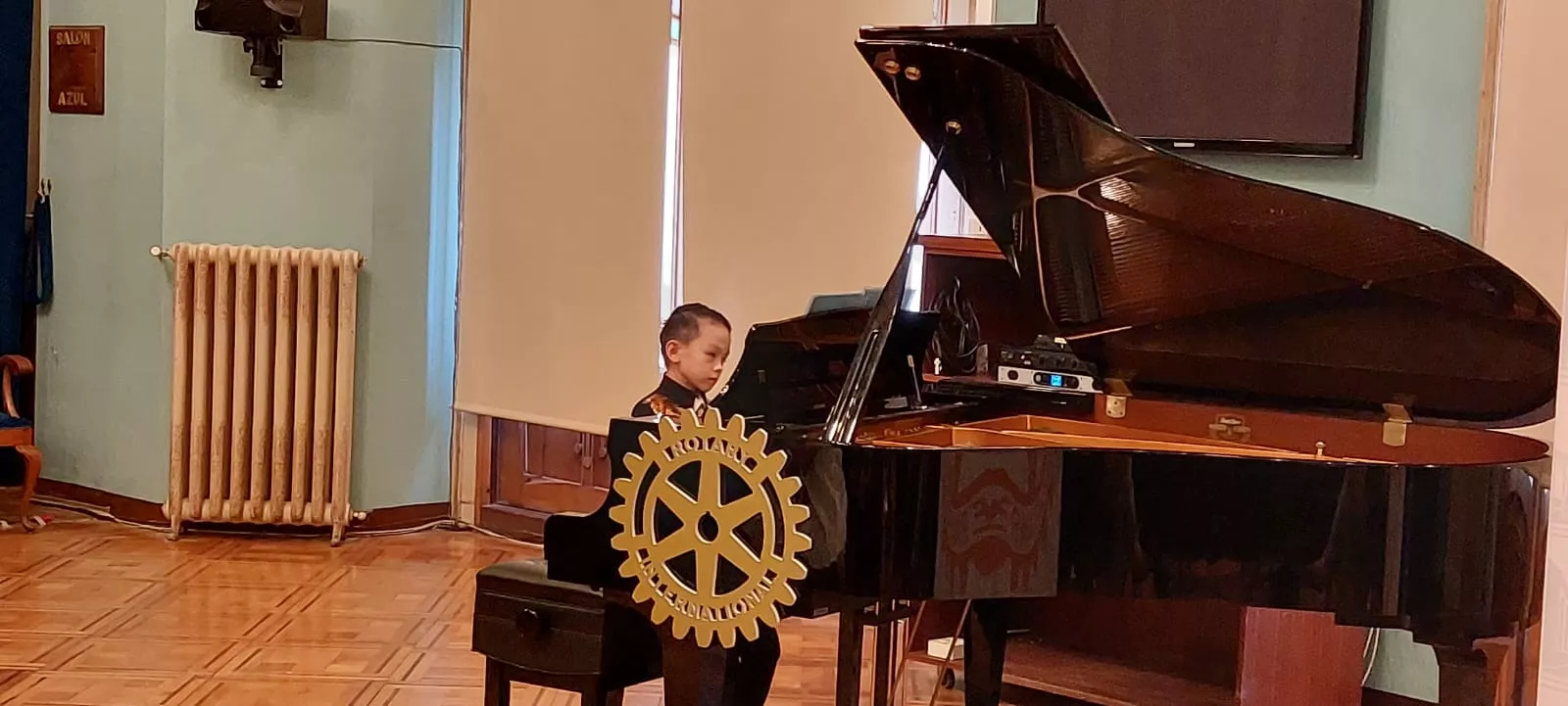 Concierto del World Music Connection Festival en el Salón Azul del Casino Oscense