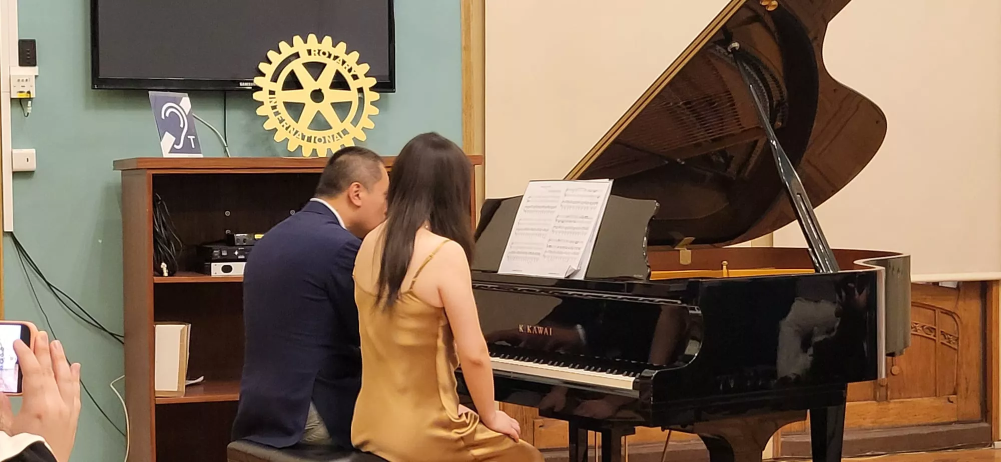 Concierto del World Music Connection Festival en el Salón Azul del Casino Oscense