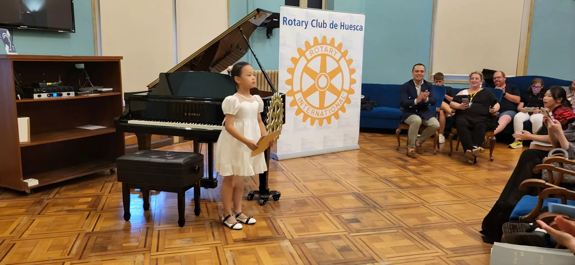 Concierto del World Music Connection Festival en el Salón Azul del Casino Oscense