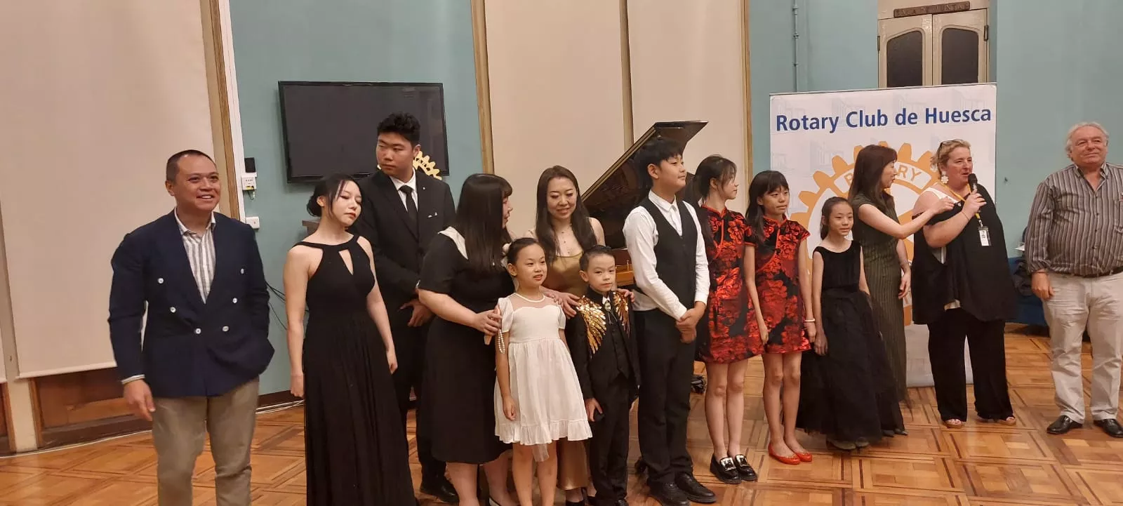 Concierto del World Music Connection Festival en el Salón Azul del Casino Oscense