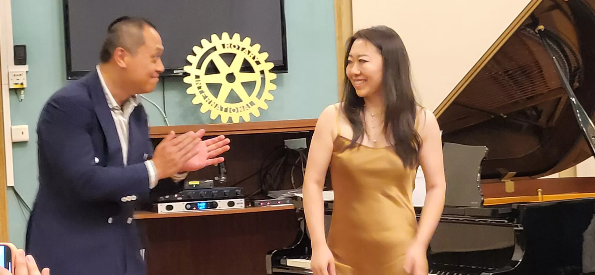 Concierto del World Music Connection Festival en el Salón Azul del Casino Oscense