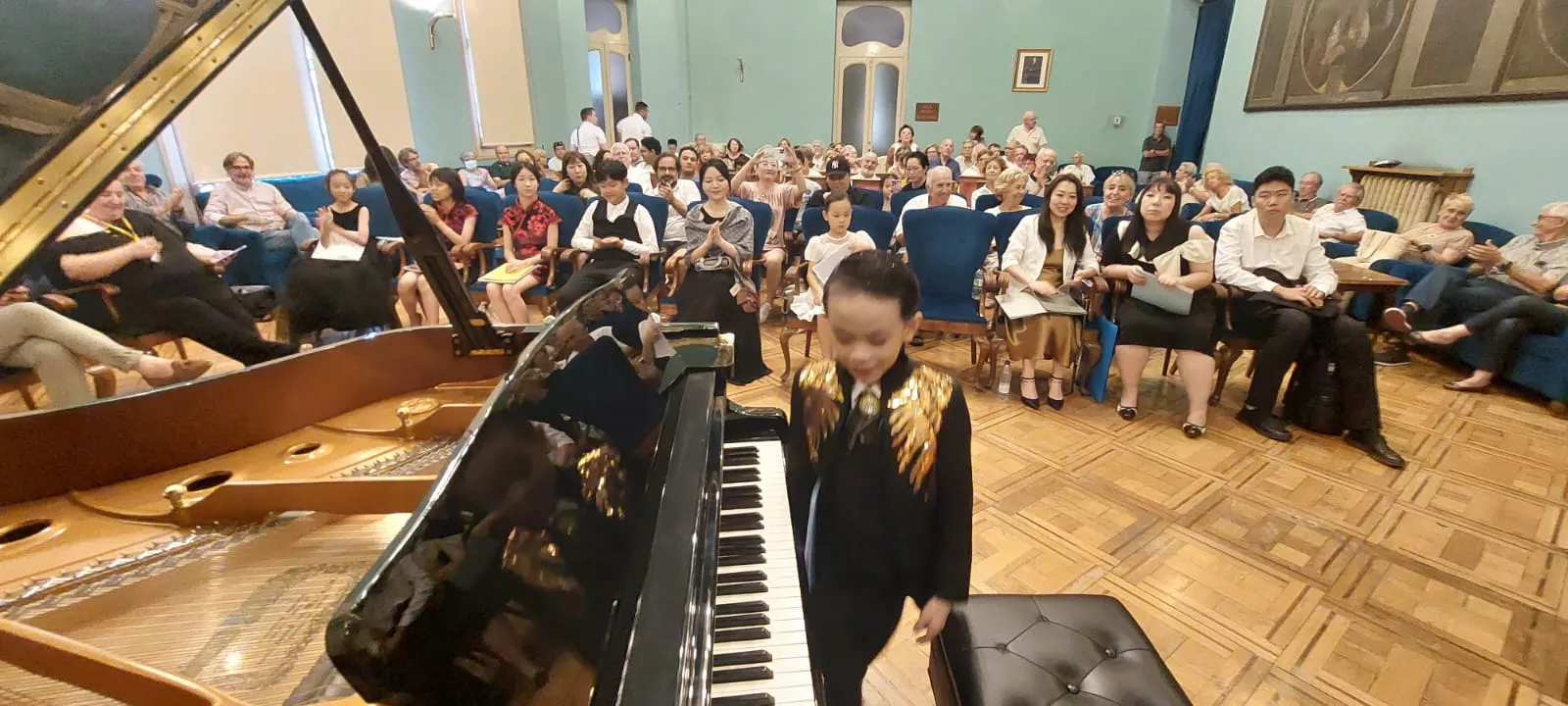 Concierto del World Music Connection Festival en el Salón Azul del Casino Oscense