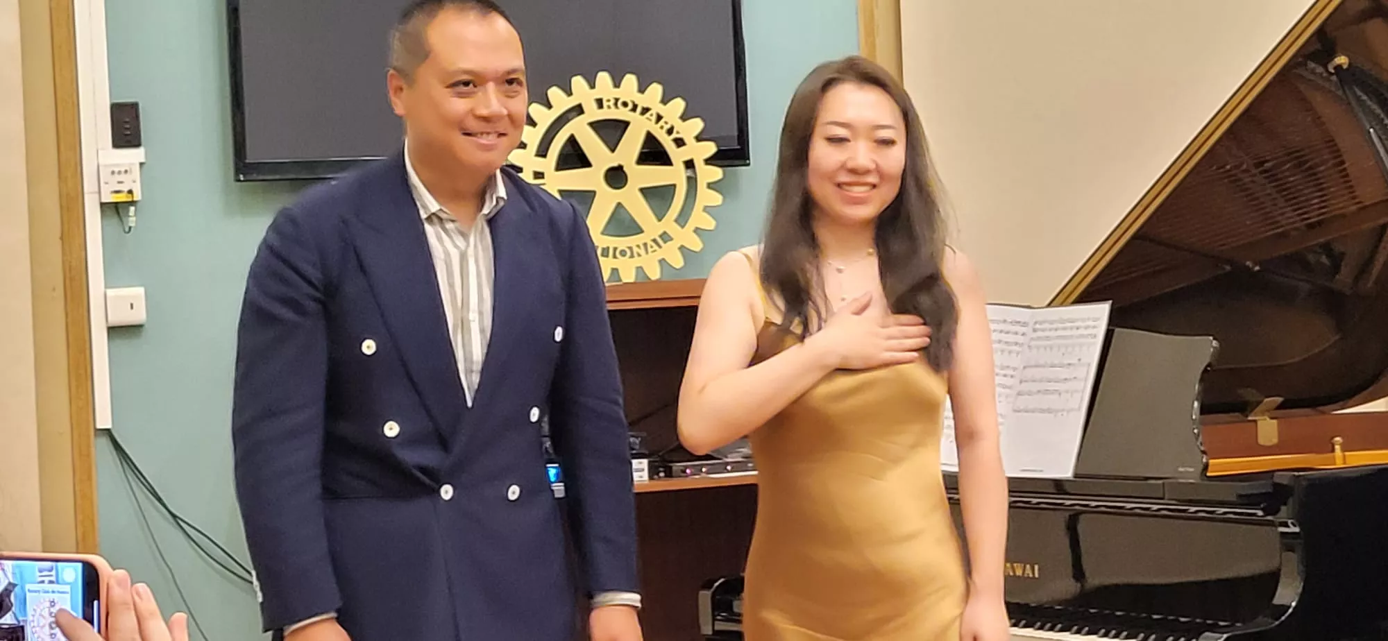 Concierto del World Music Connection Festival en el Salón Azul del Casino Oscense