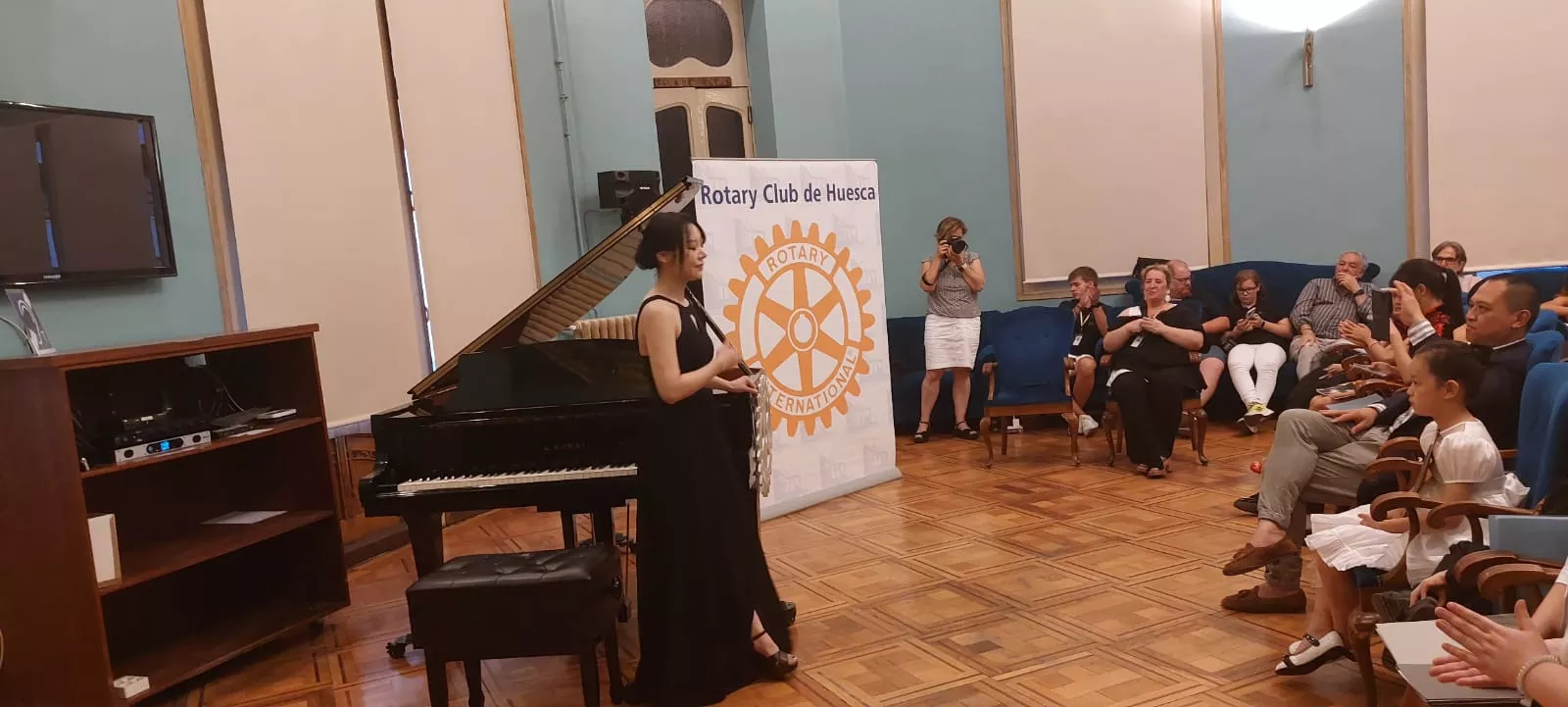 Concierto del World Music Connection Festival en el Salón Azul del Casino Oscense