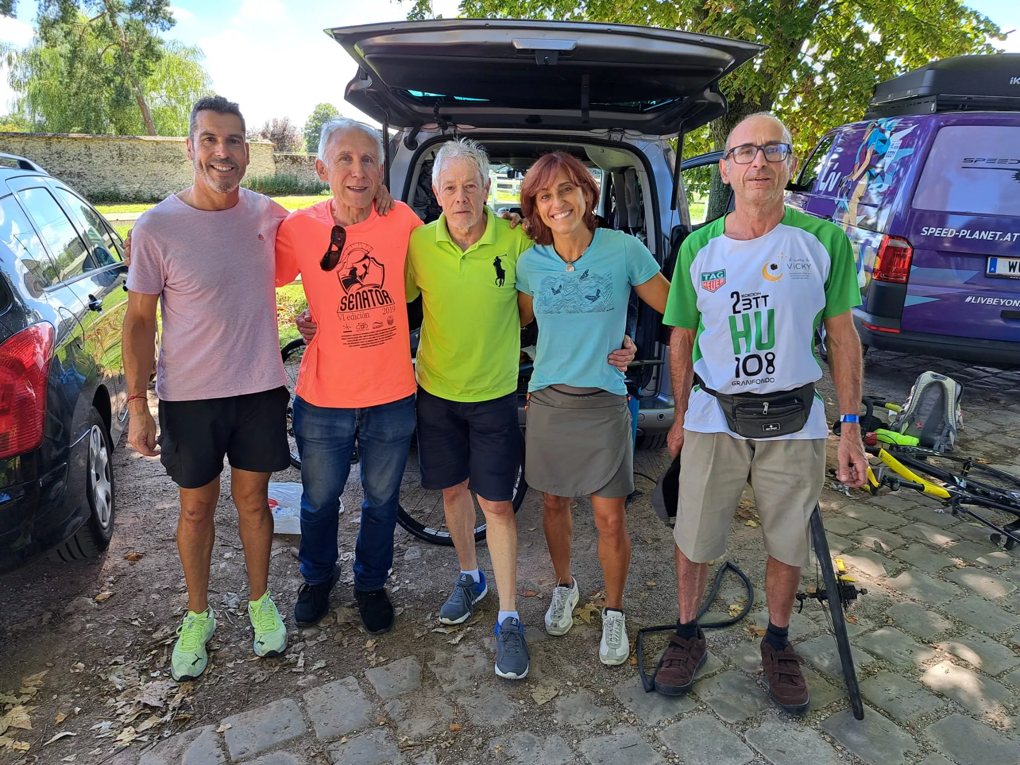 Todos a punto para la París-Brest-París en tierras francesas.