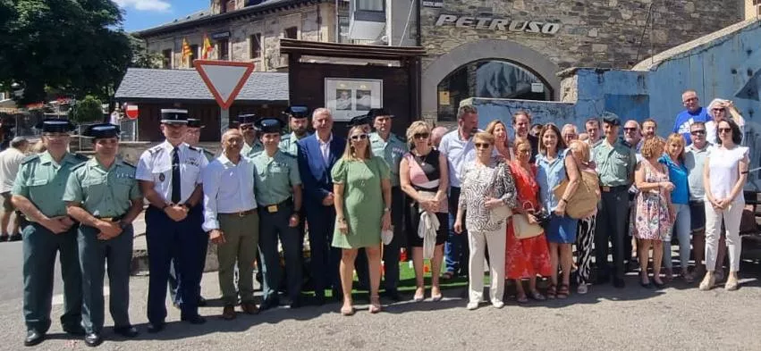 Homenaje en Sallent de Gállego a los guardias José Ángel de Jesús e Irene Fernández
