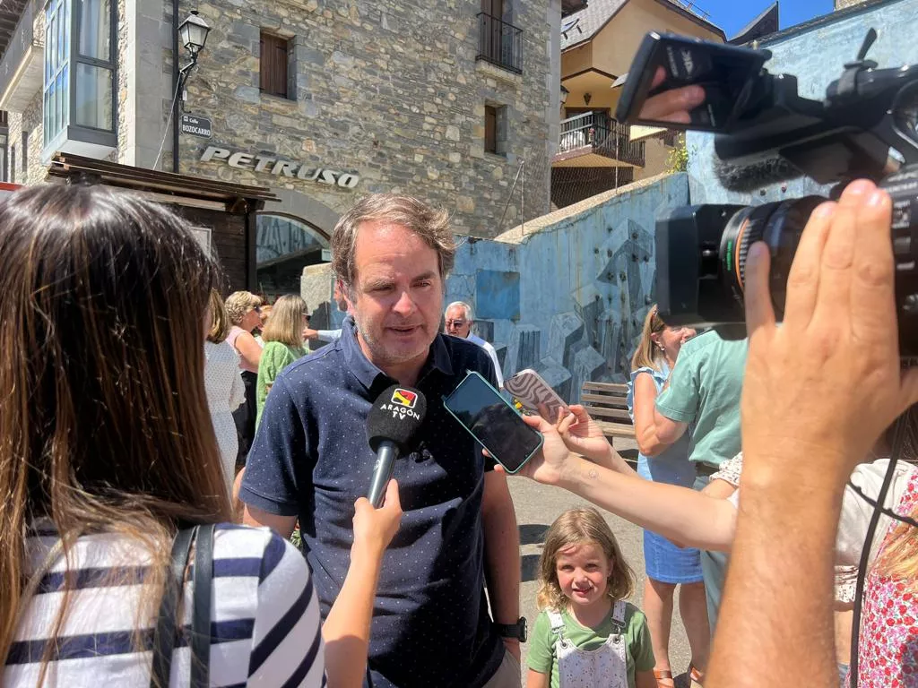 Homenaje en Sallent de Gállego a los guardias José Ángel de Jesús e Irene Fernández