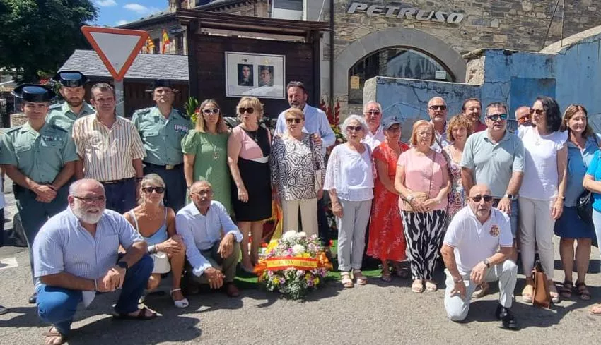 Homenaje en Sallent de Gállego a los guardias José Ángel de Jesús e Irene Fernández