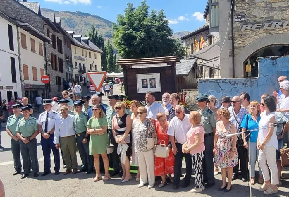 Homenaje en Sallent de Gállego a los guardias José Ángel de Jesús e Irene Fernández
