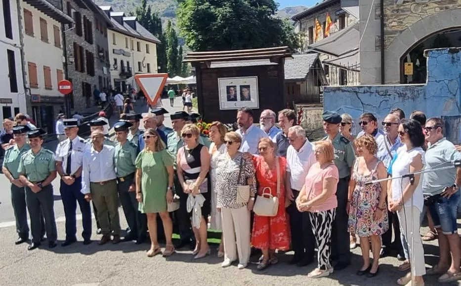 Homenaje en Sallent de Gállego a los guardias José Ángel de Jesús e Irene Fernández