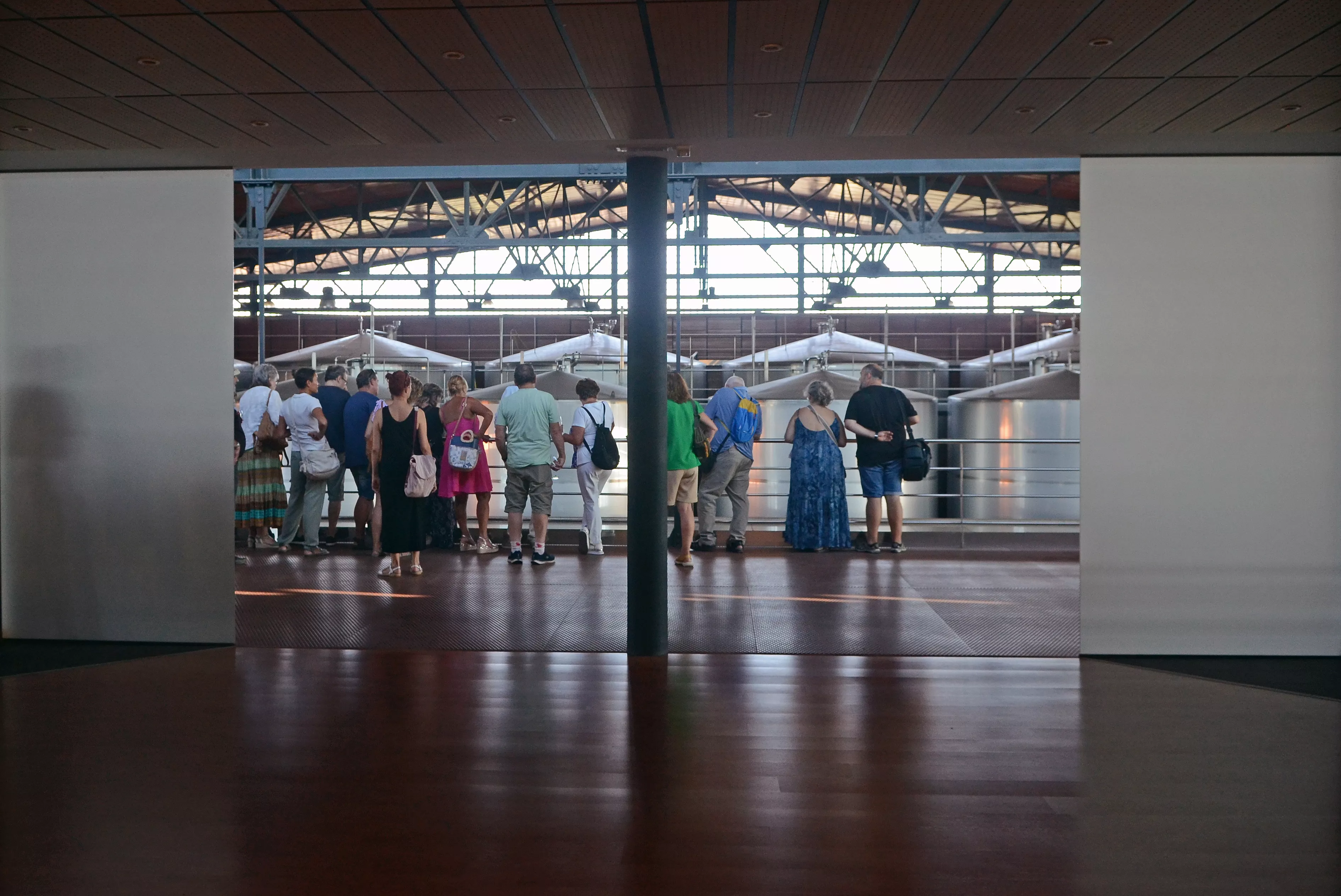 Concierto de Bia Ferreira en el Bosque de Hierro de Bodegas Enate dentro del Sonna.