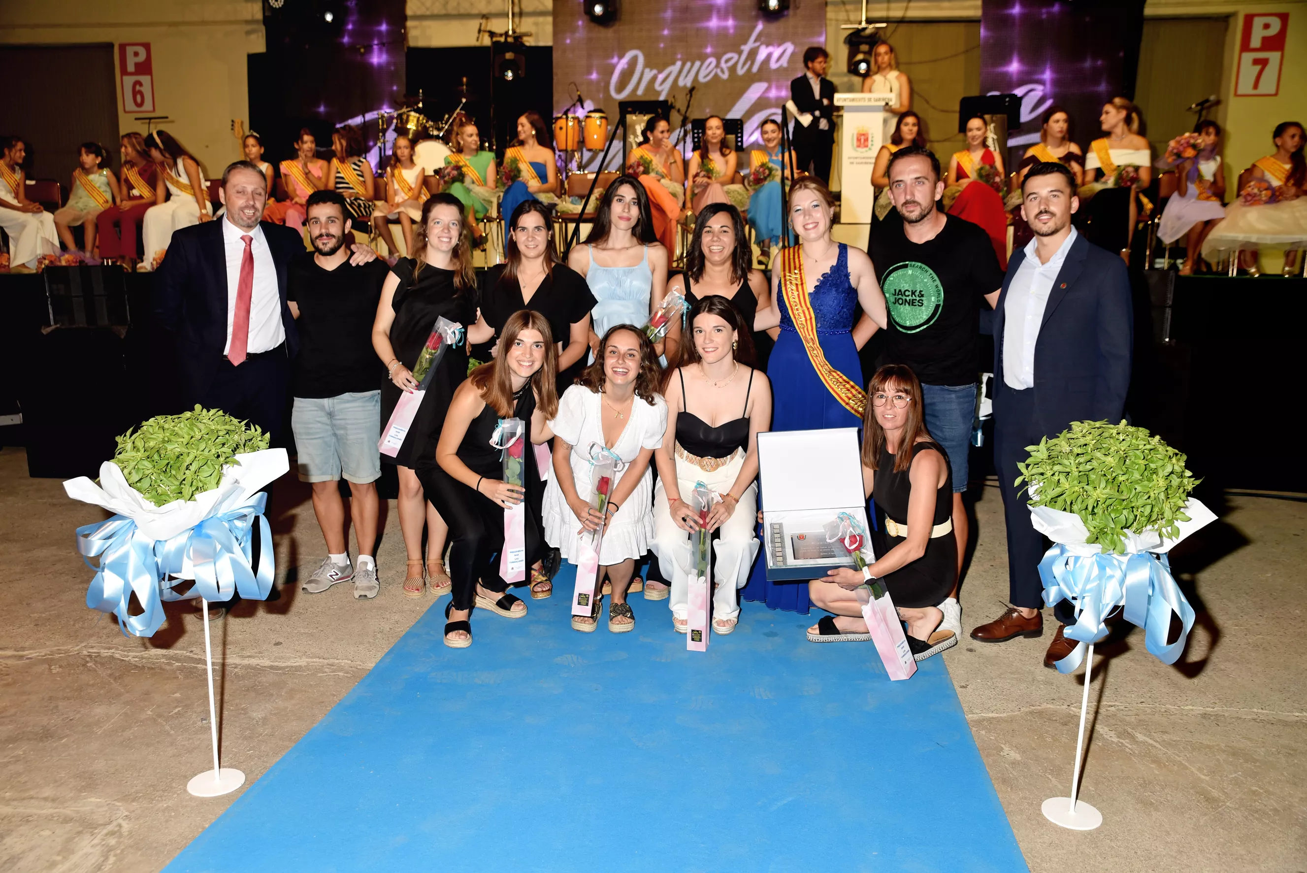 Presentación de las mairalesas en Sariñena. Fotos Rosendo