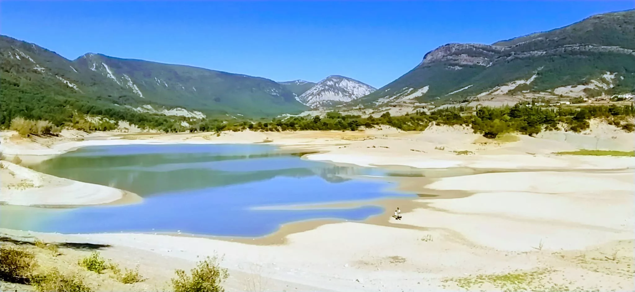 Estado del embalse de Arguis por la excepcional falta de lluvias.  Foto: Joaquín Santafé