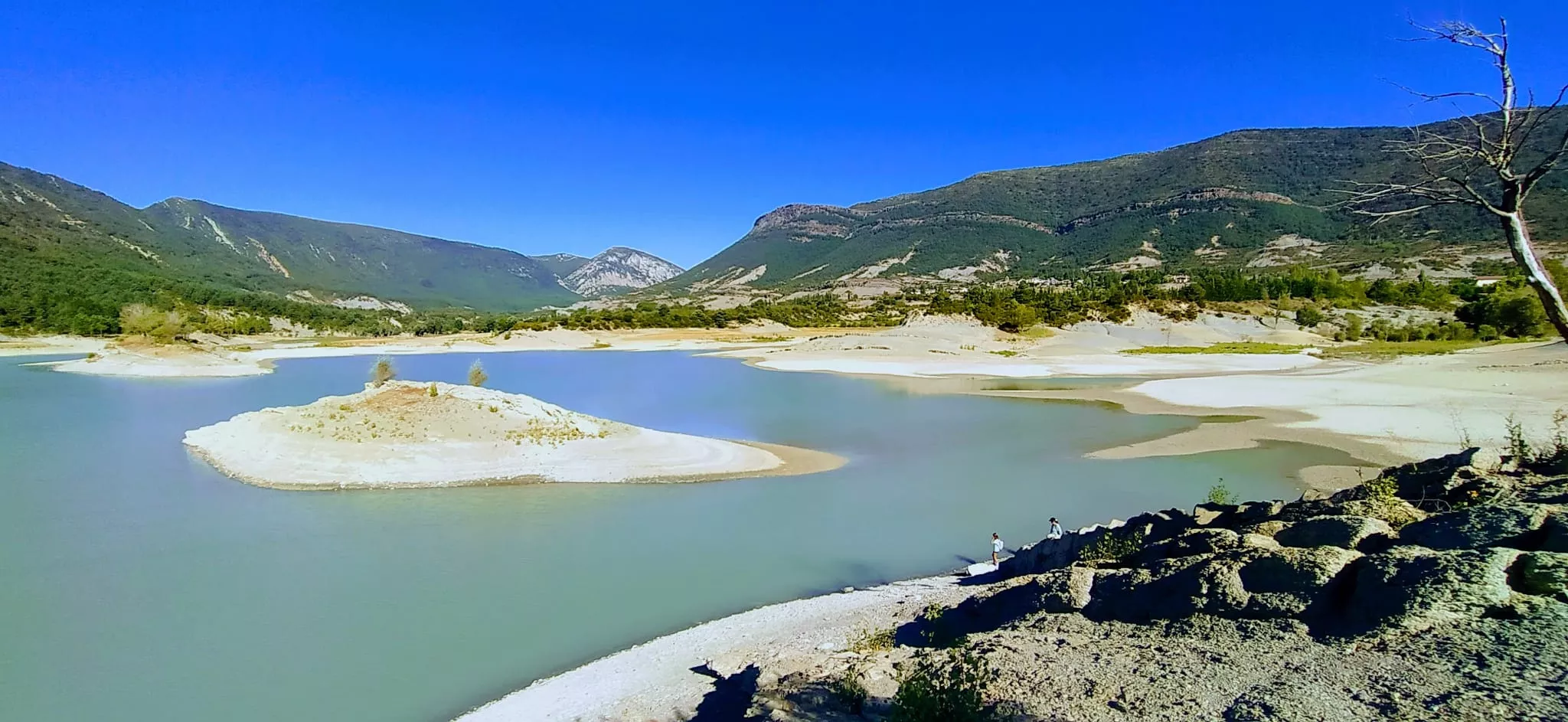 Estado del embalse de Arguis por la excepcional falta de lluvias.  Foto: Joaquín Santafé