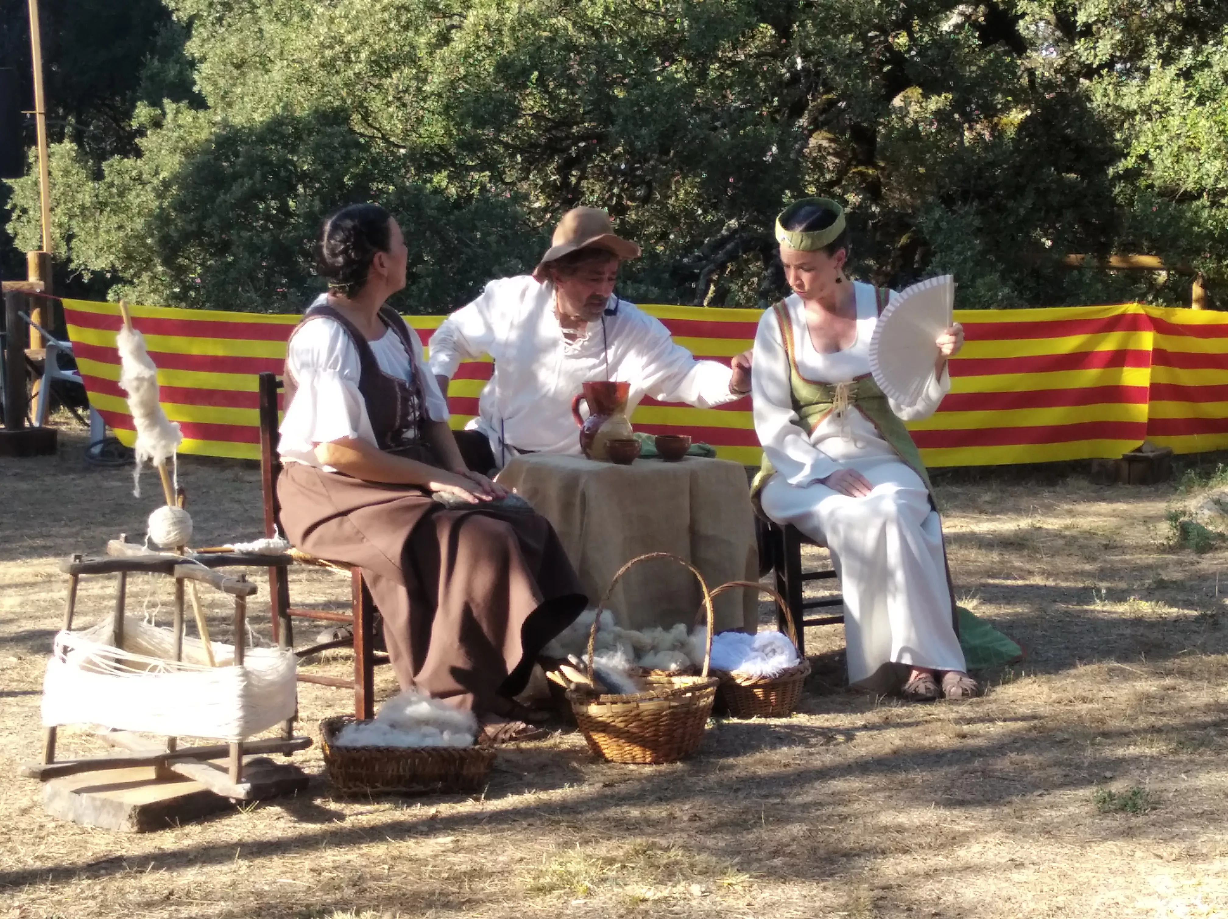 Representación teatral en la fiesta “Reyno de Sobrarbe: carrasca y fueros” en Lecina.