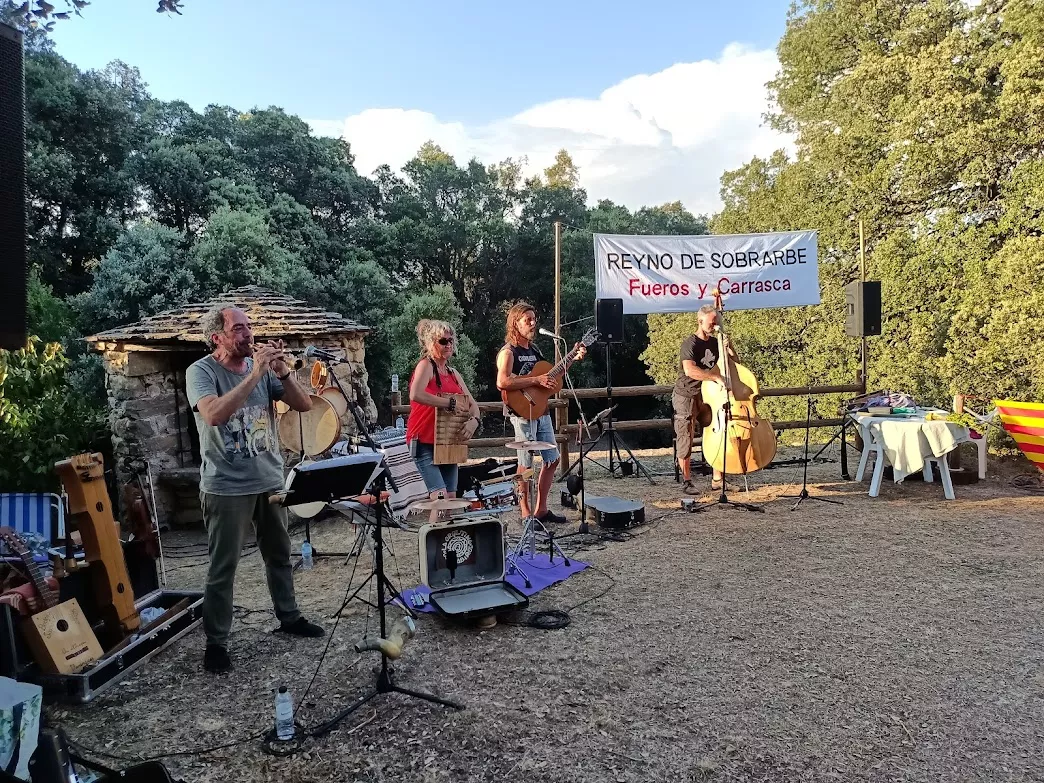 Actuación de la Orquestina del Fabirol.