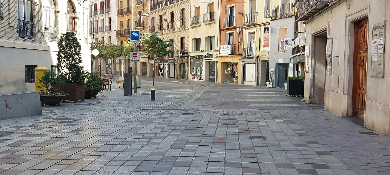 Se inicia la contratación de mejoras en el control de acceso a la zona peatonal en Huesca.