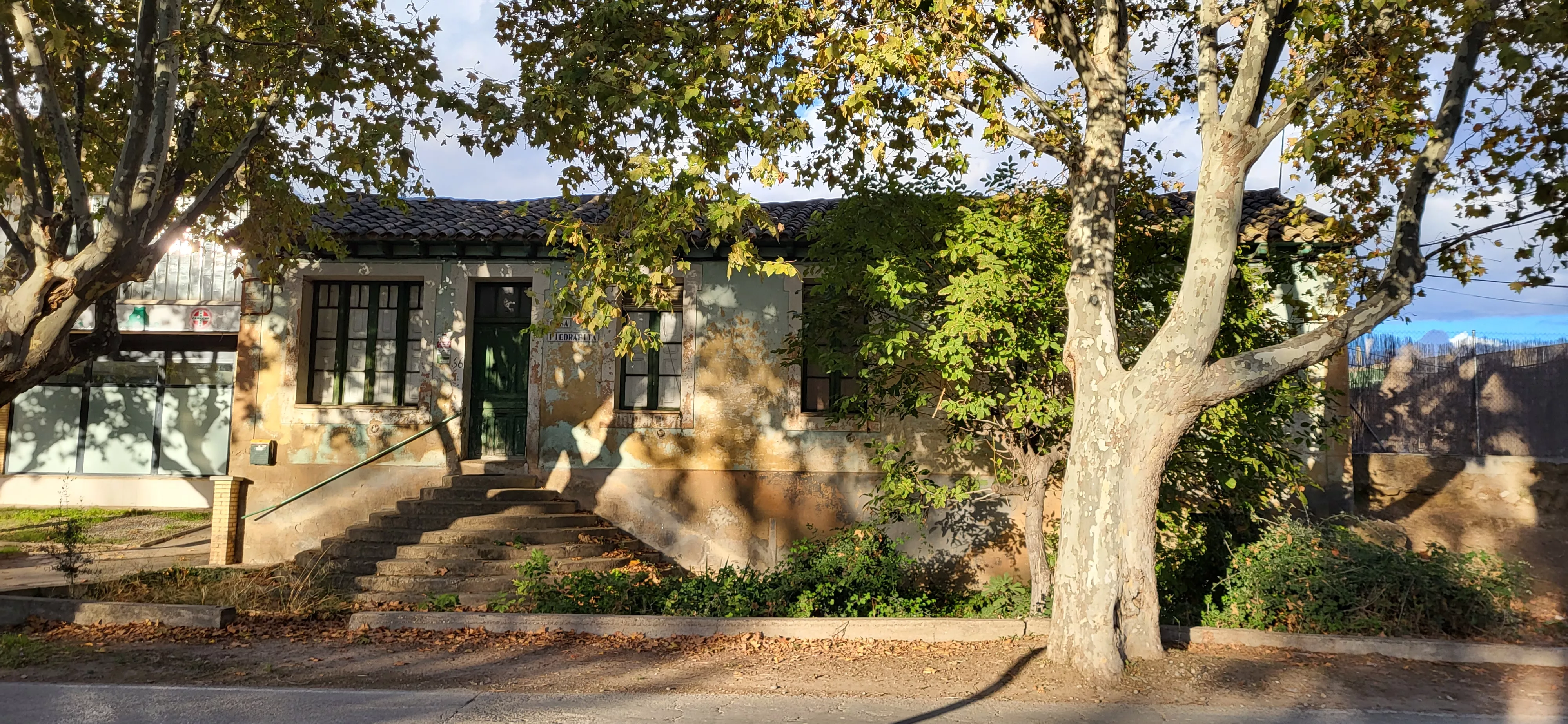 Casa Piedrafita en el paseo Lucas Mallada de Huesca.