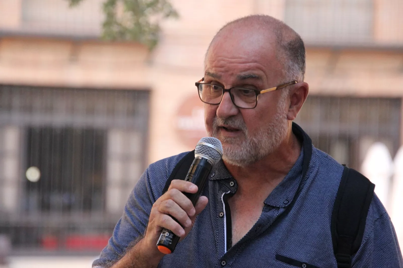 Acto de homenaje y recuerdo convocada por el Círculo Republicano Manolín Abad de Huesca. Foto Carlos Neofato