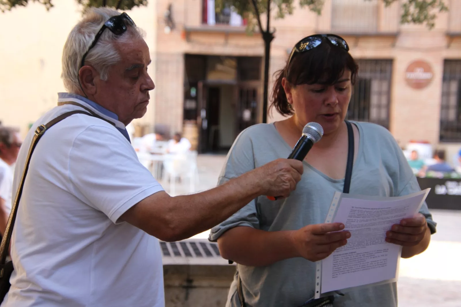 Acto de homenaje y recuerdo convocada por el Círculo Republicano Manolín Abad de Huesca. Foto Carlos Neofato