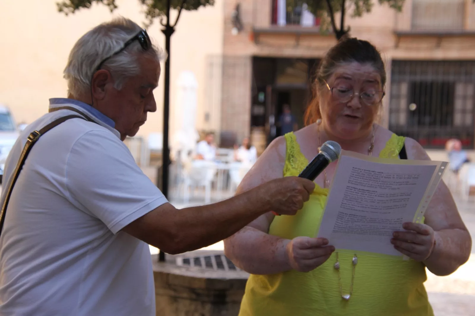 Acto de homenaje y recuerdo convocada por el Círculo Republicano Manolín Abad de Huesca. Foto Carlos Neofato