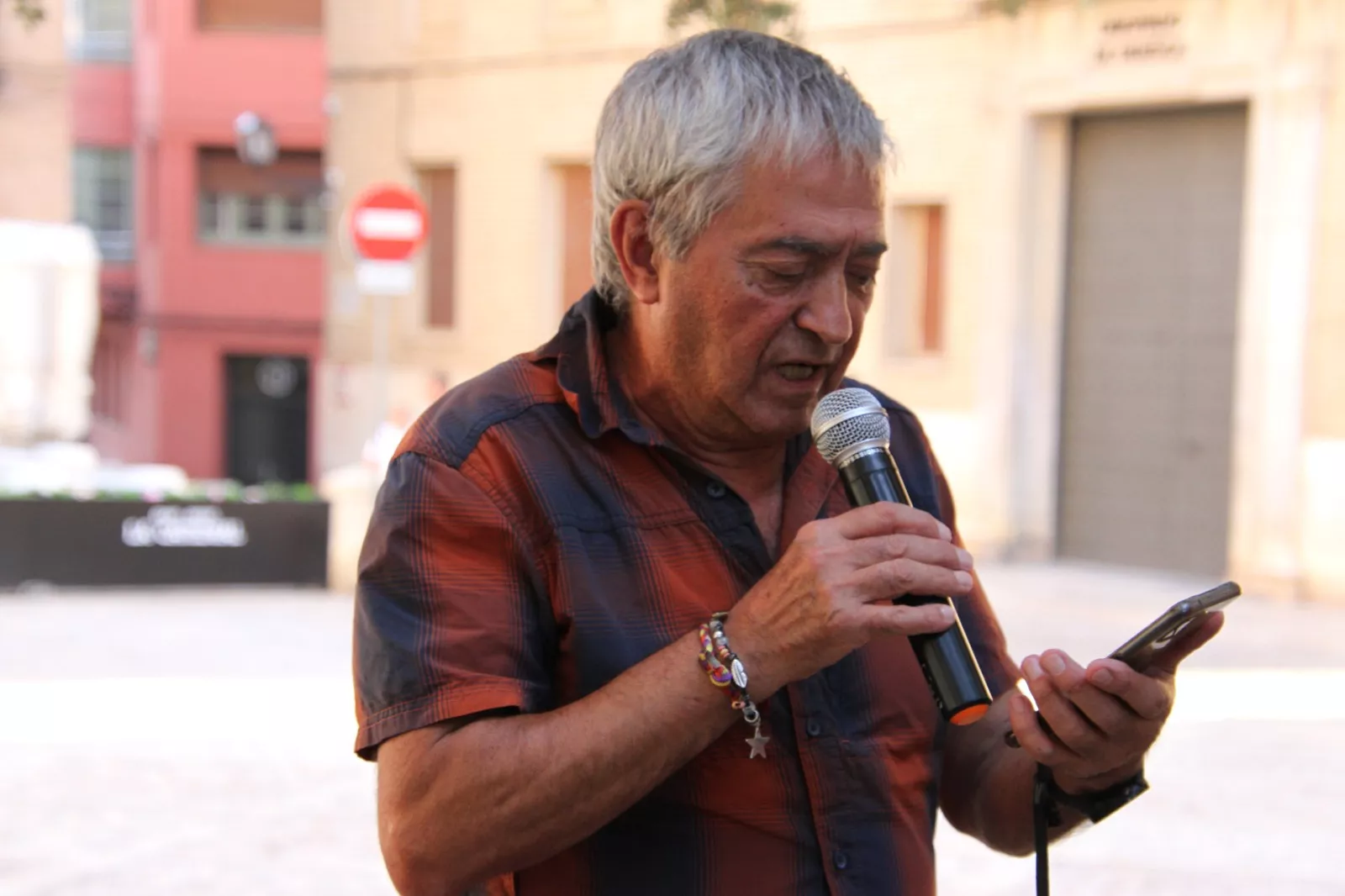 Acto de homenaje y recuerdo convocada por el Círculo Republicano Manolín Abad de Huesca. Foto Carlos Neofato