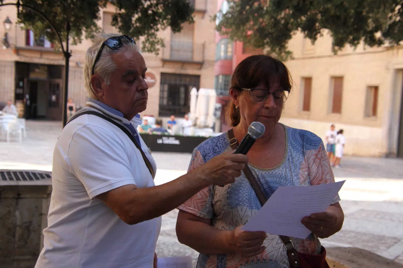 Acto de homenaje y recuerdo convocada por el Círculo Republicano Manolín Abad de Huesca. Foto Carlos Neofato