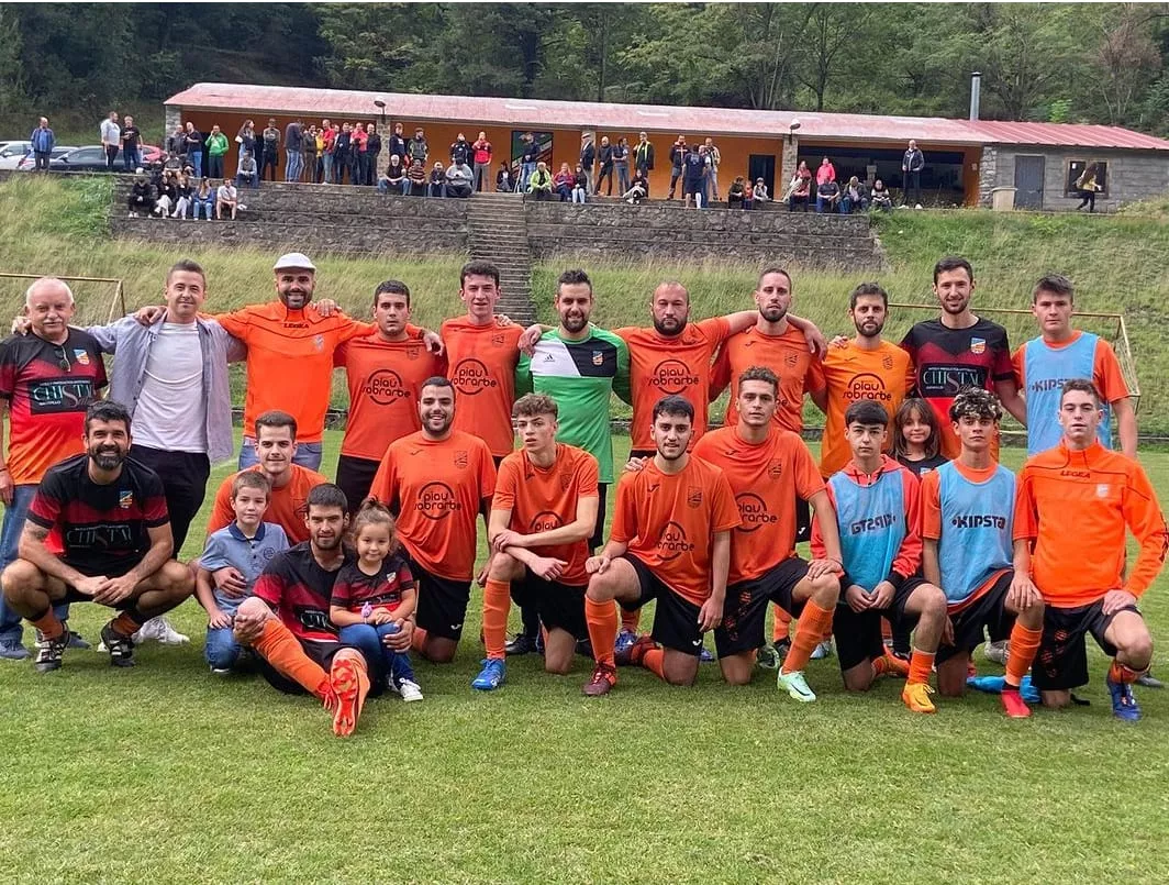 Jugadores de la UDAC en Santandreu.