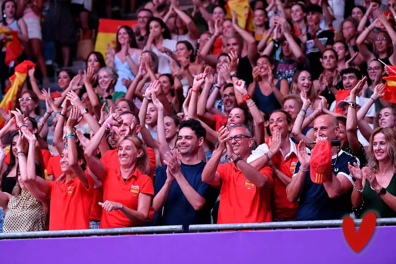 Actuación de España en el Mundial de Valencia. Foto: @RFEGimnasia