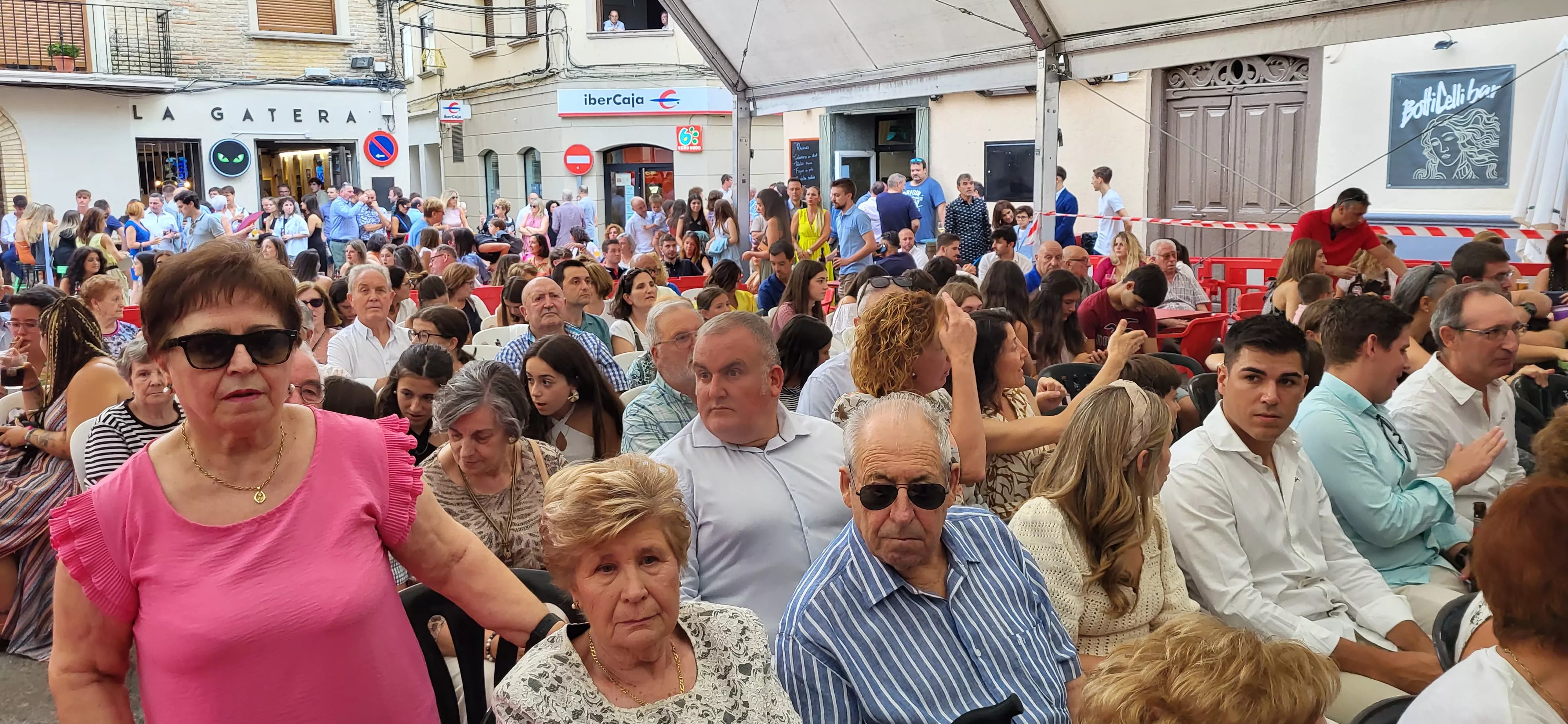  Presentación de las mairalesas, quintos y quintas de Almudévar. Foto: Mercedes Manterola