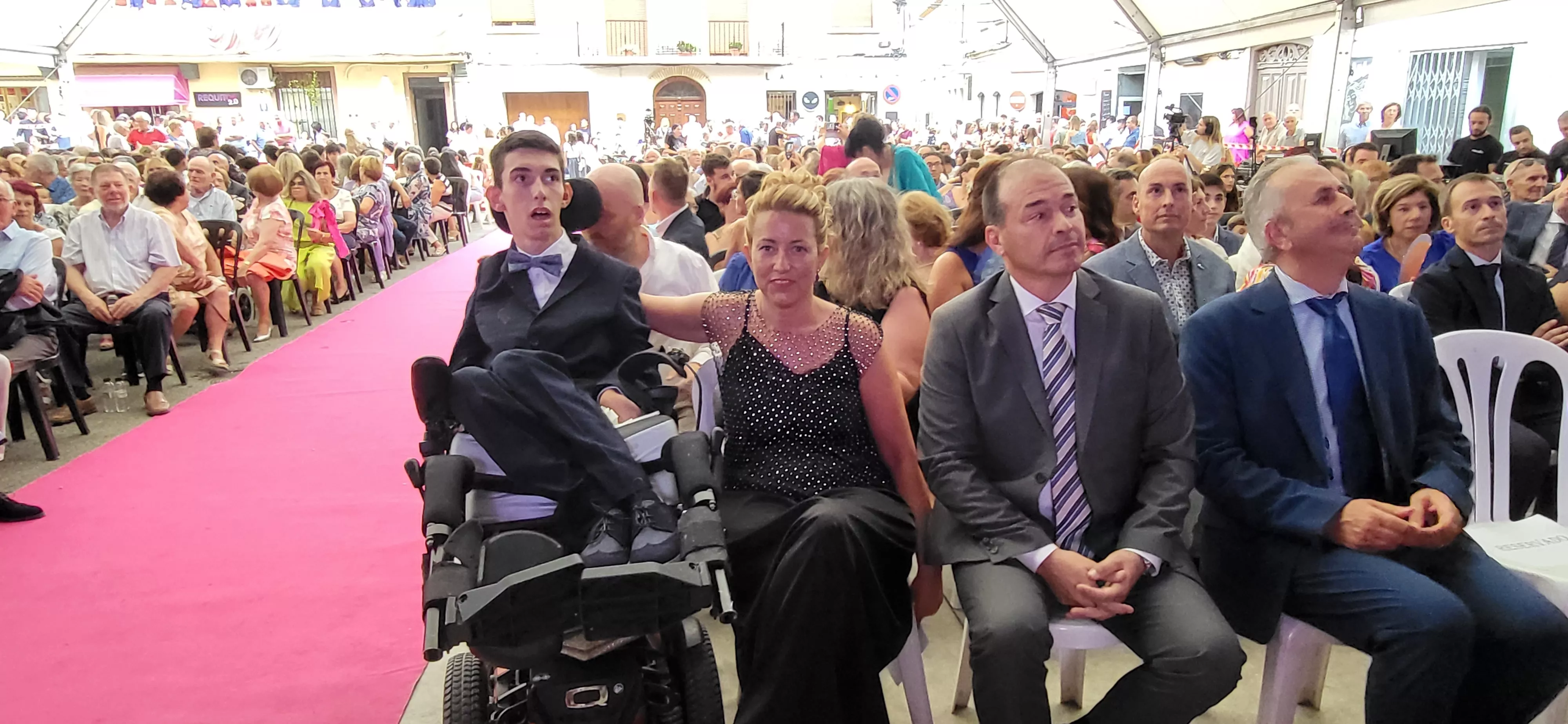  Presentación de las mairalesas, quintos y quintas de Almudévar. Foto: Mercedes Manterola