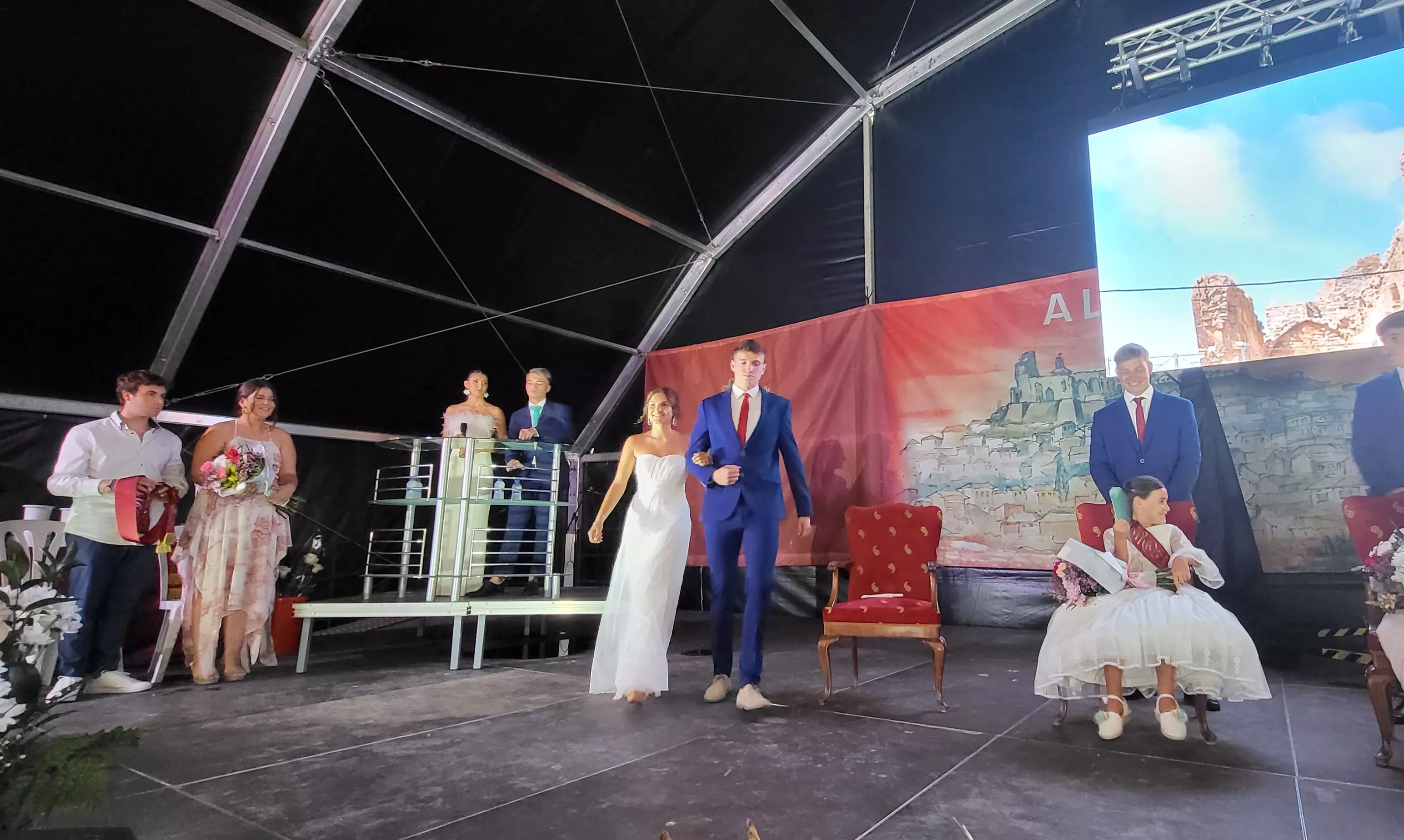  Presentación de las mairalesas, quintos y quintas de Almudévar. Foto: Mercedes Manterola