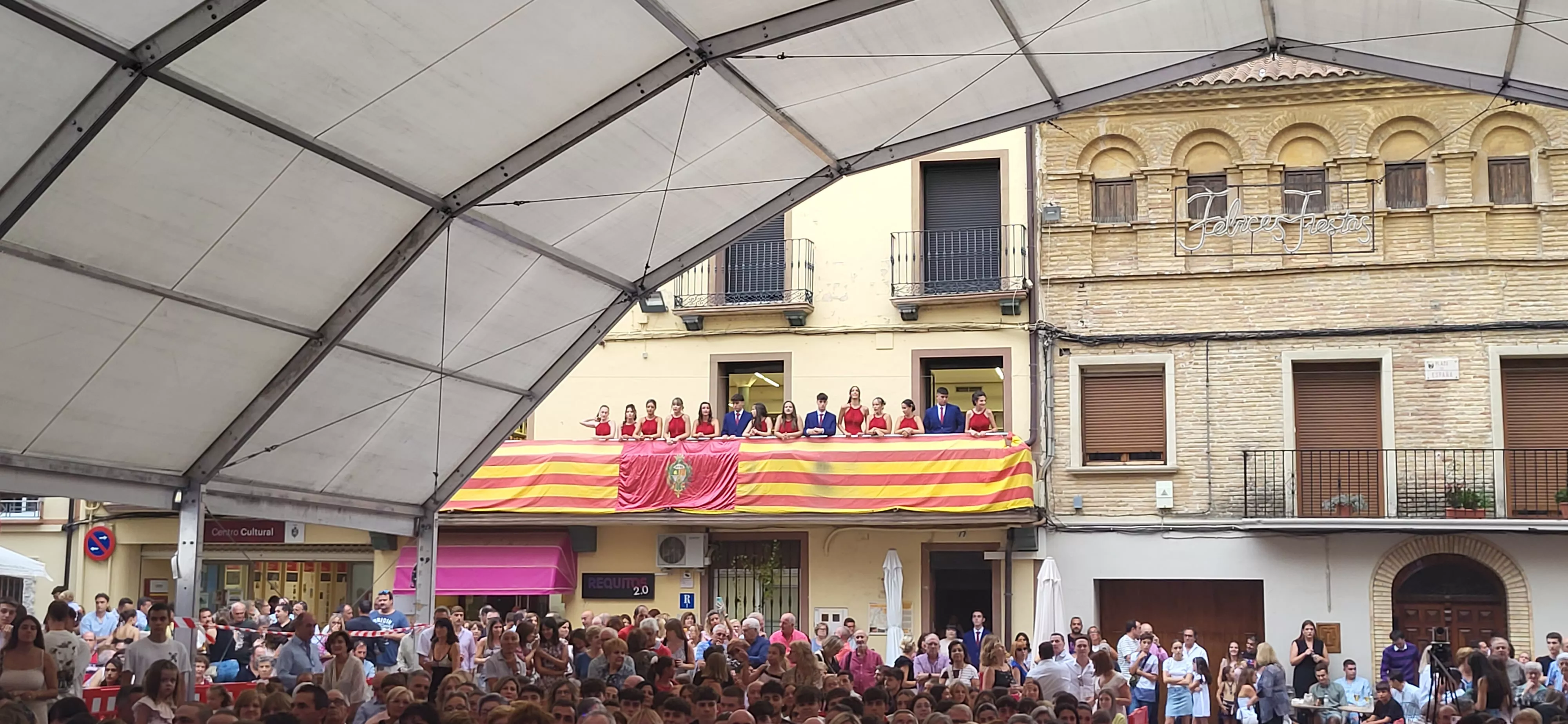  Presentación de las mairalesas, quintos y quintas de Almudévar. Foto: Mercedes Manterola