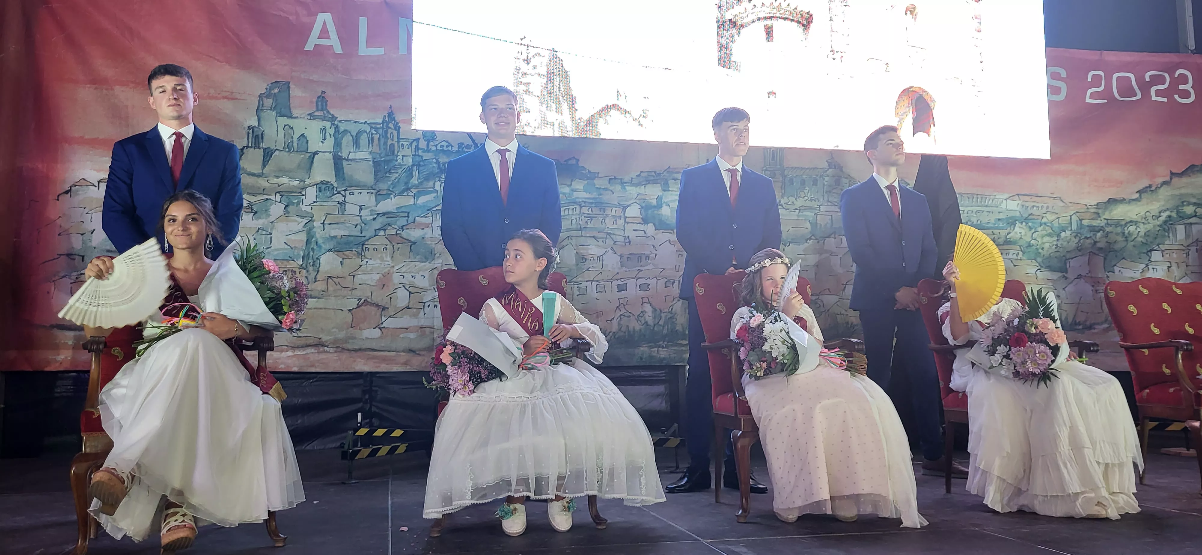  Presentación de las mairalesas, quintos y quintas de Almudévar. Foto: Mercedes Manterola