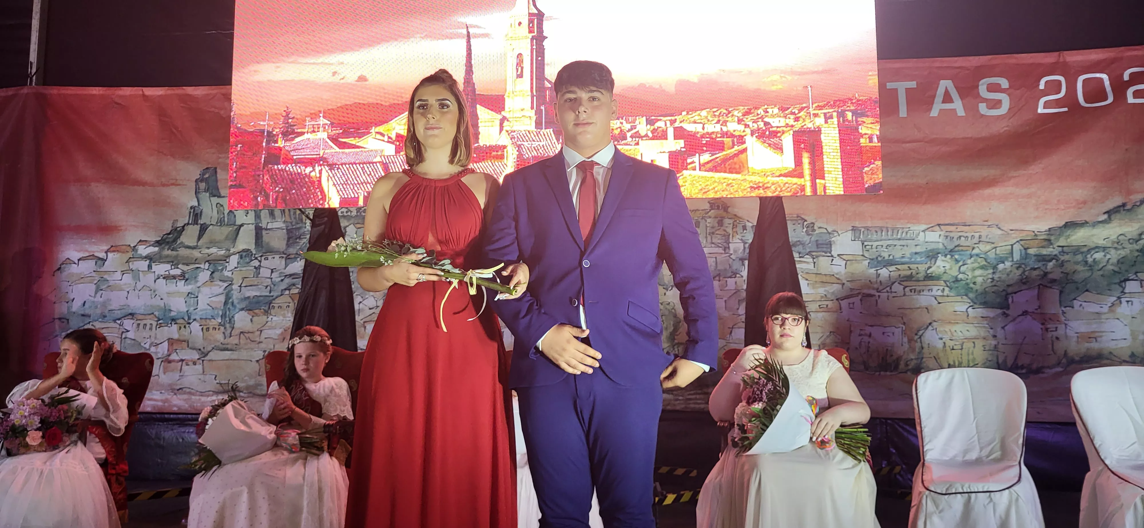  Presentación de las mairalesas, quintos y quintas de Almudévar. Foto: Mercedes Manterola