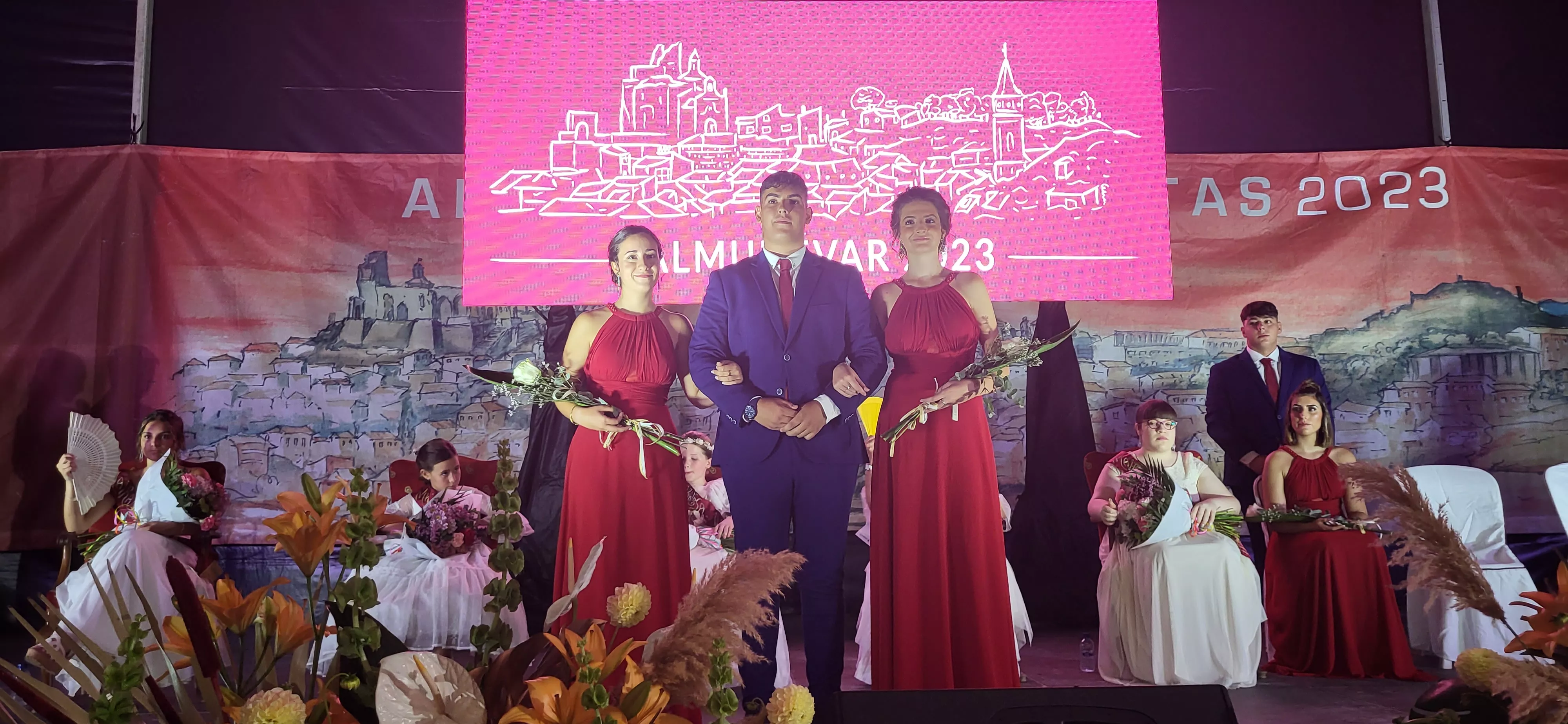  Presentación de las mairalesas, quintos y quintas de Almudévar. Foto: Mercedes Manterola