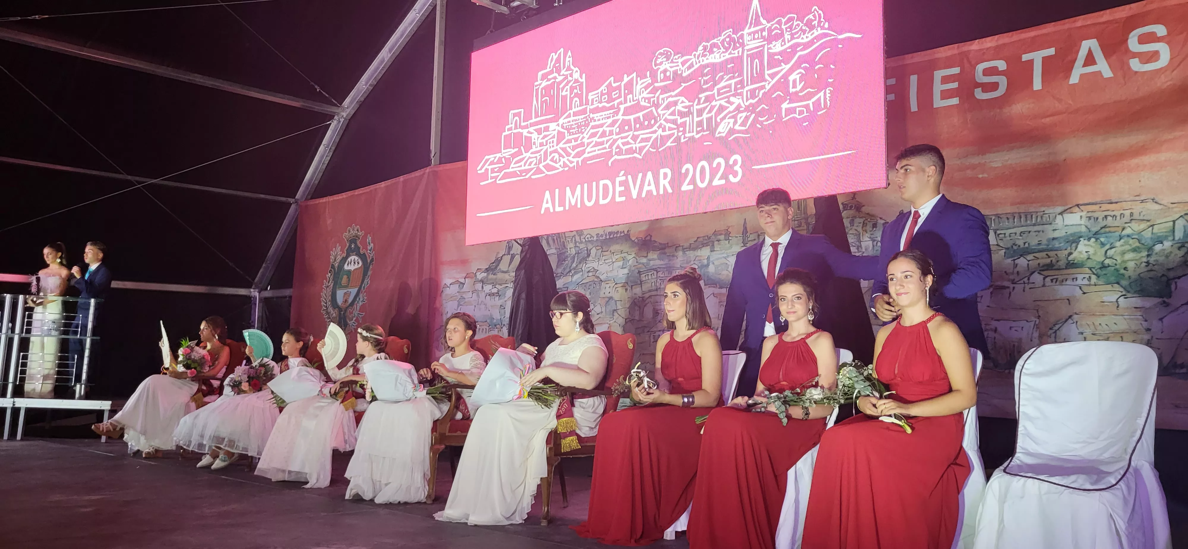  Presentación de las mairalesas, quintos y quintas de Almudévar. Foto: Mercedes Manterola