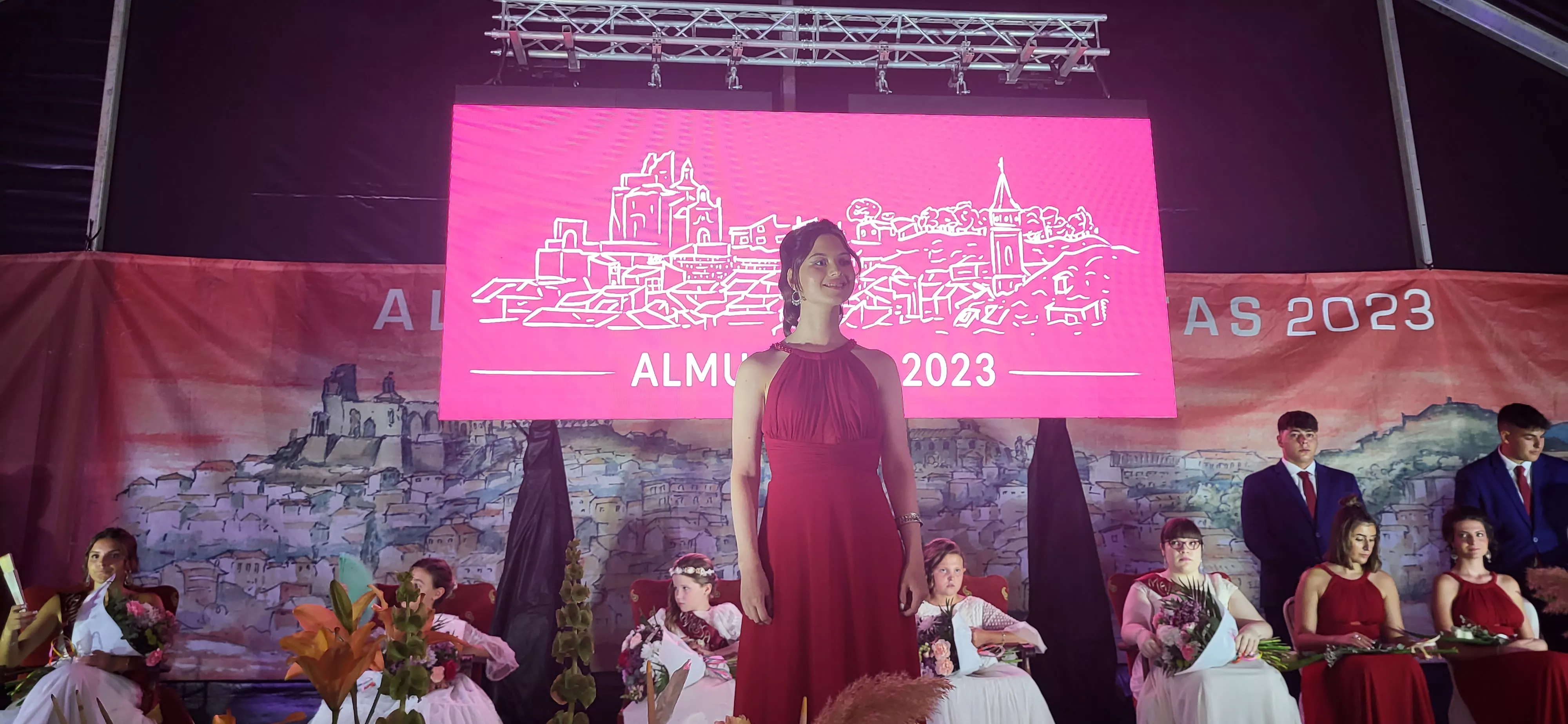  Presentación de las mairalesas, quintos y quintas de Almudévar. Foto: Mercedes Manterola