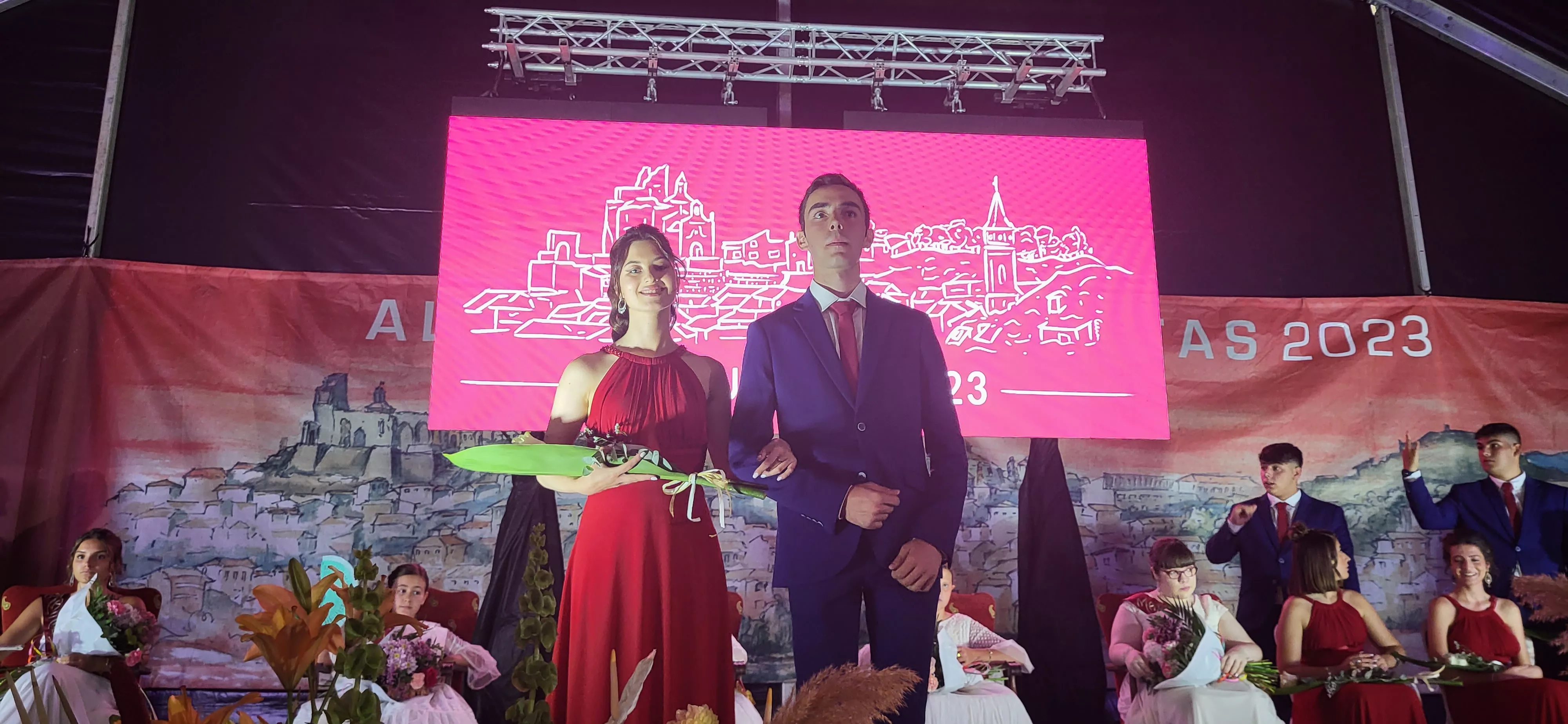  Presentación de las mairalesas, quintos y quintas de Almudévar. Foto: Mercedes Manterola