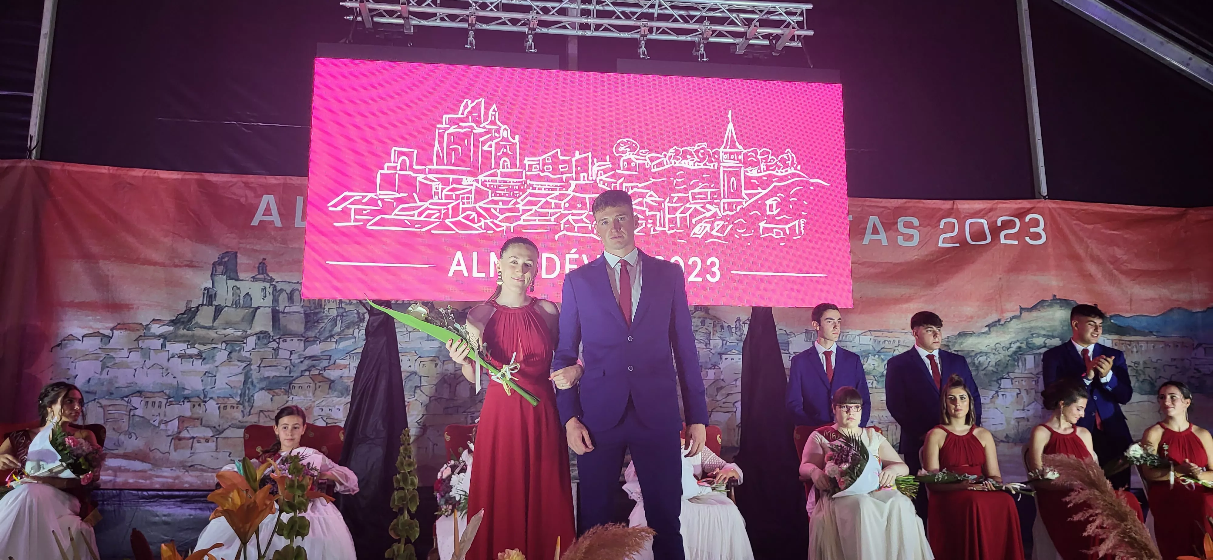  Presentación de las mairalesas, quintos y quintas de Almudévar. Foto: Mercedes Manterola