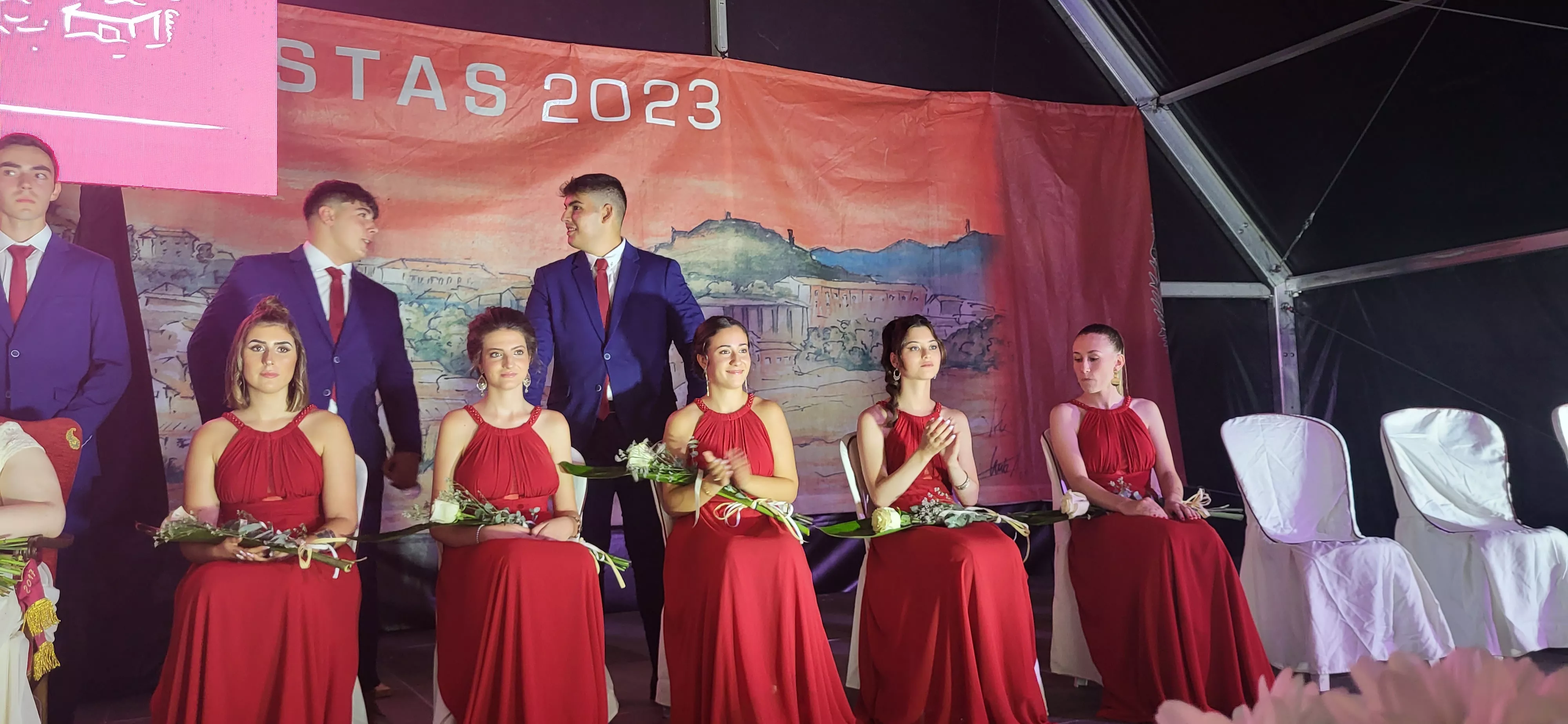  Presentación de las mairalesas, quintos y quintas de Almudévar. Foto: Mercedes Manterola