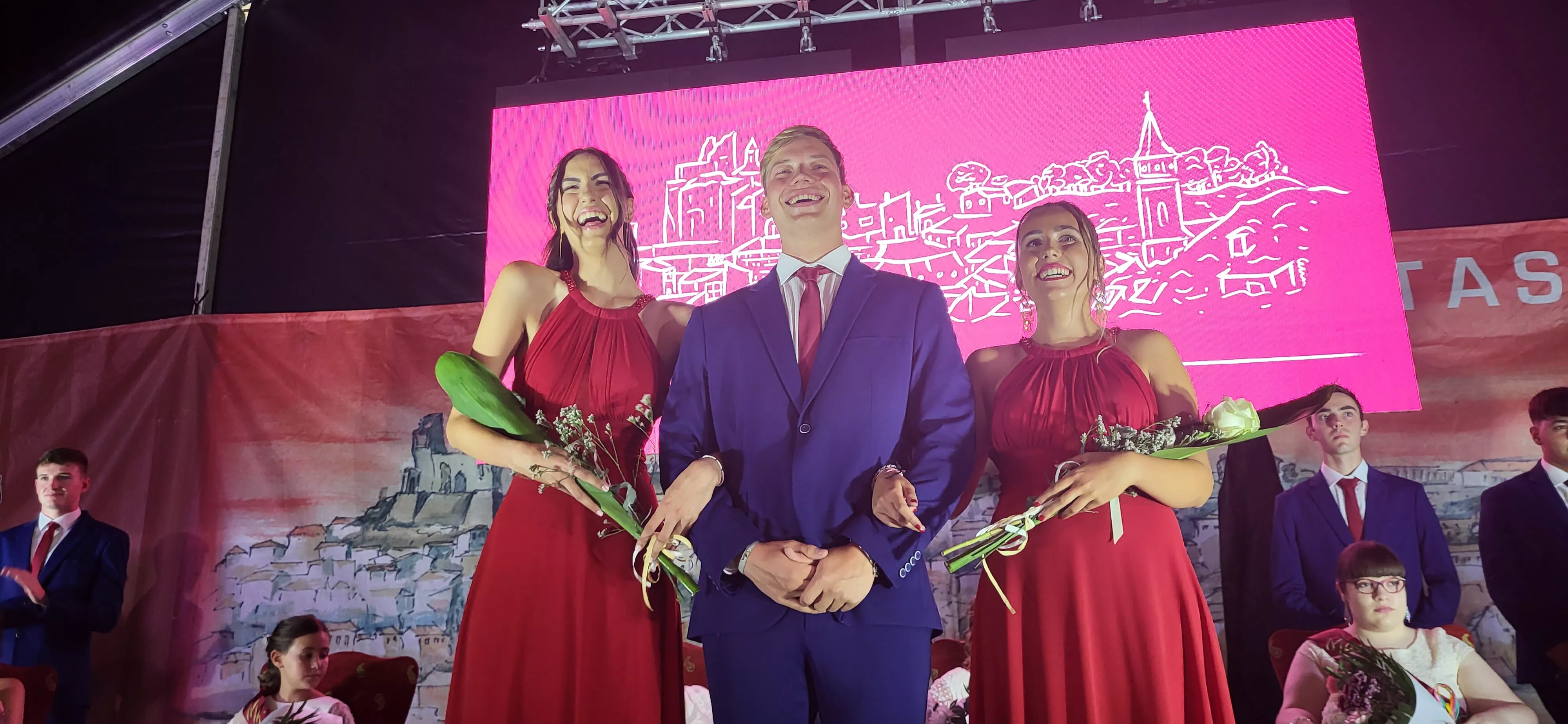  Presentación de las mairalesas, quintos y quintas de Almudévar. Foto: Mercedes Manterola