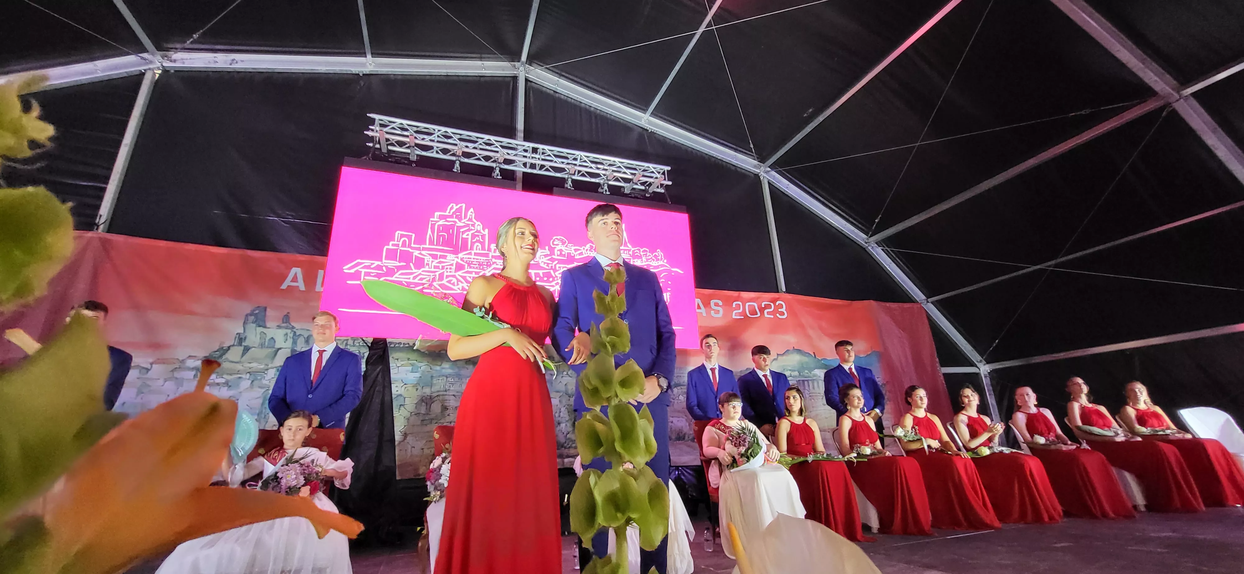  Presentación de las mairalesas, quintos y quintas de Almudévar. Foto: Mercedes Manterola