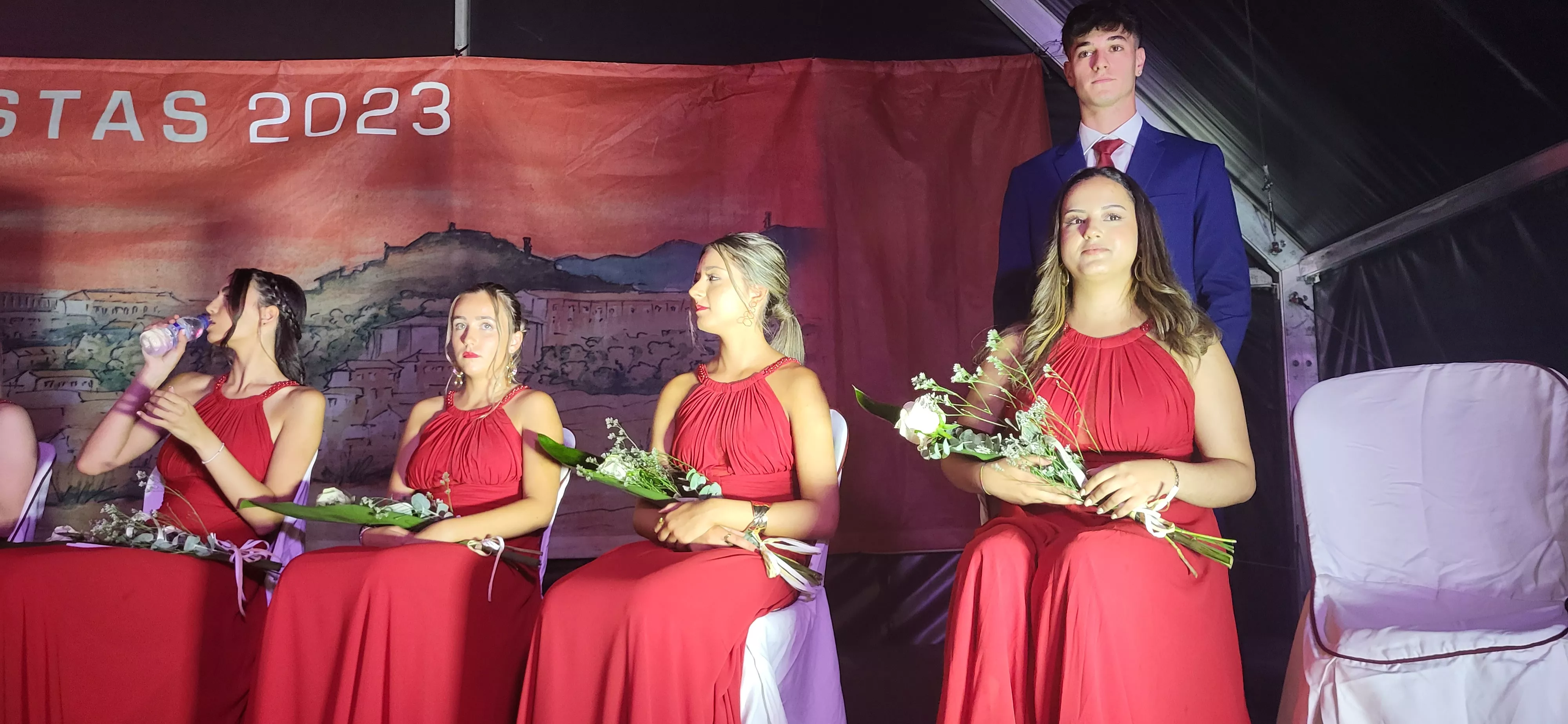  Presentación de las mairalesas, quintos y quintas de Almudévar. Foto: Mercedes Manterola