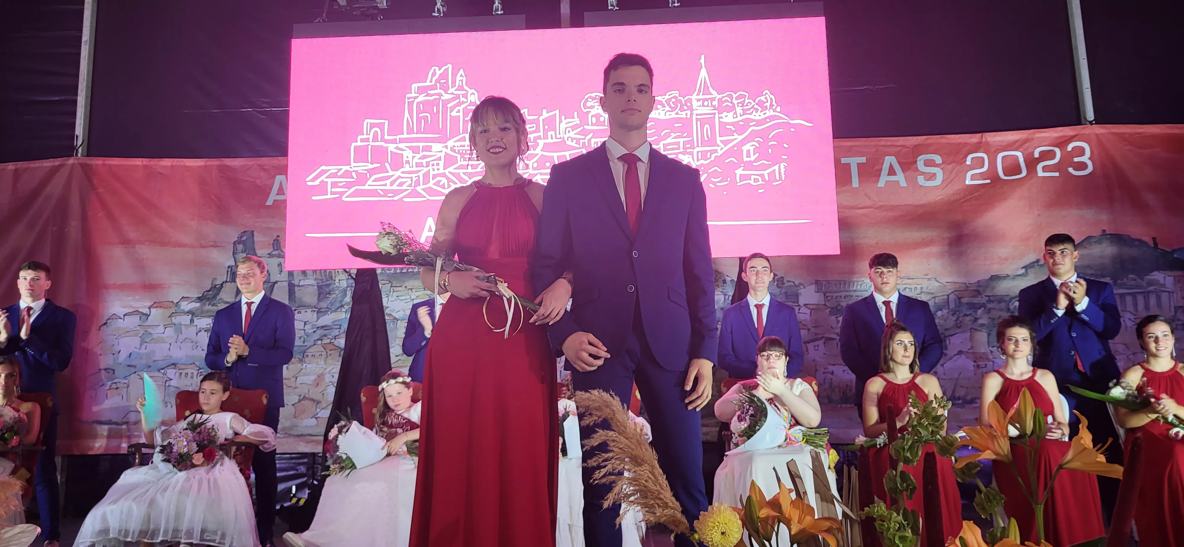  Presentación de las mairalesas, quintos y quintas de Almudévar. Foto: Mercedes Manterola