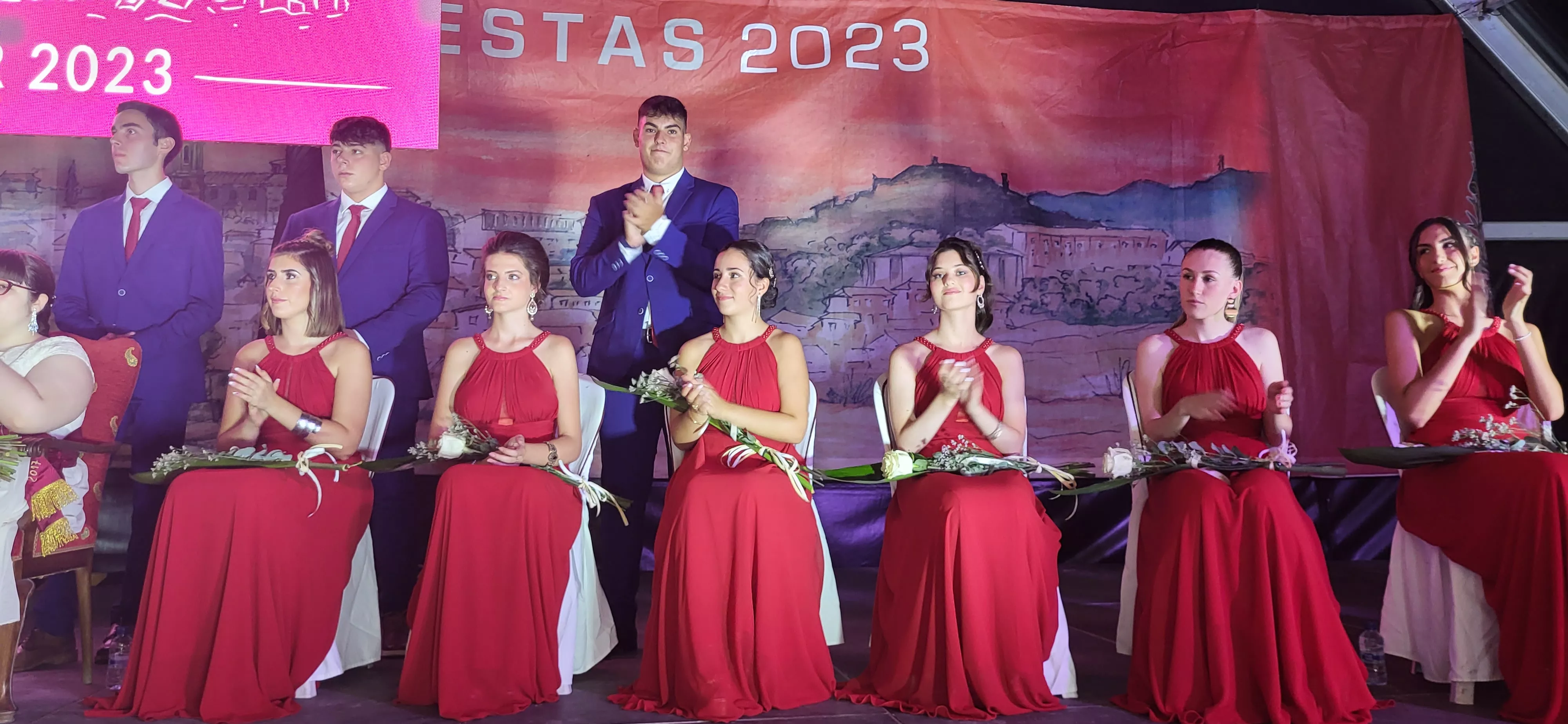  Presentación de las mairalesas, quintos y quintas de Almudévar. Foto: Mercedes Manterola