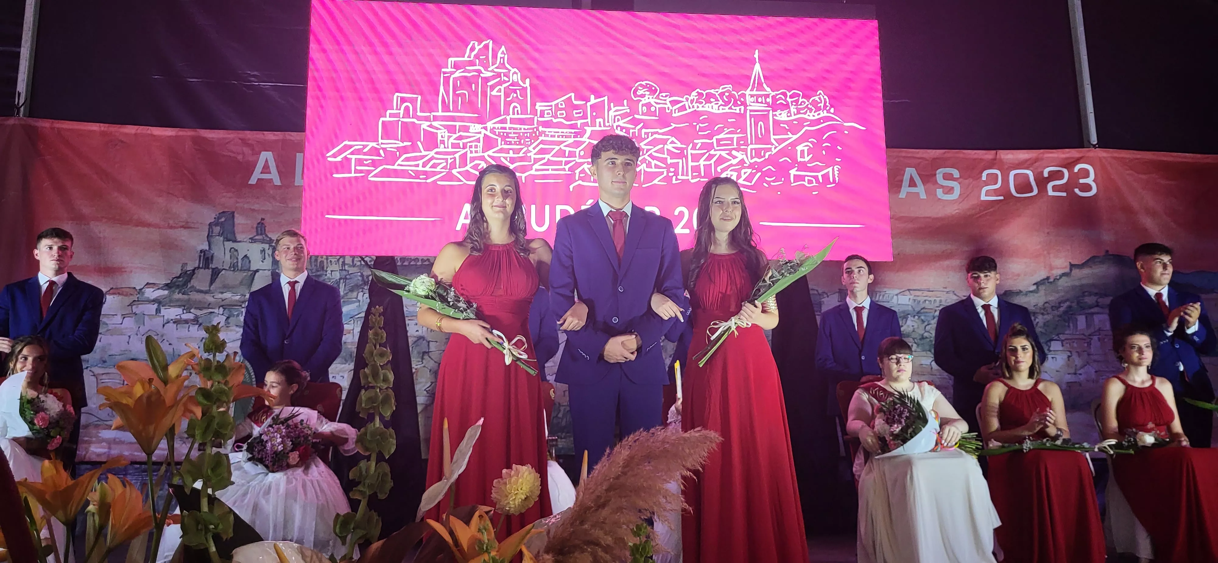  Presentación de las mairalesas, quintos y quintas de Almudévar. Foto: Mercedes Manterola