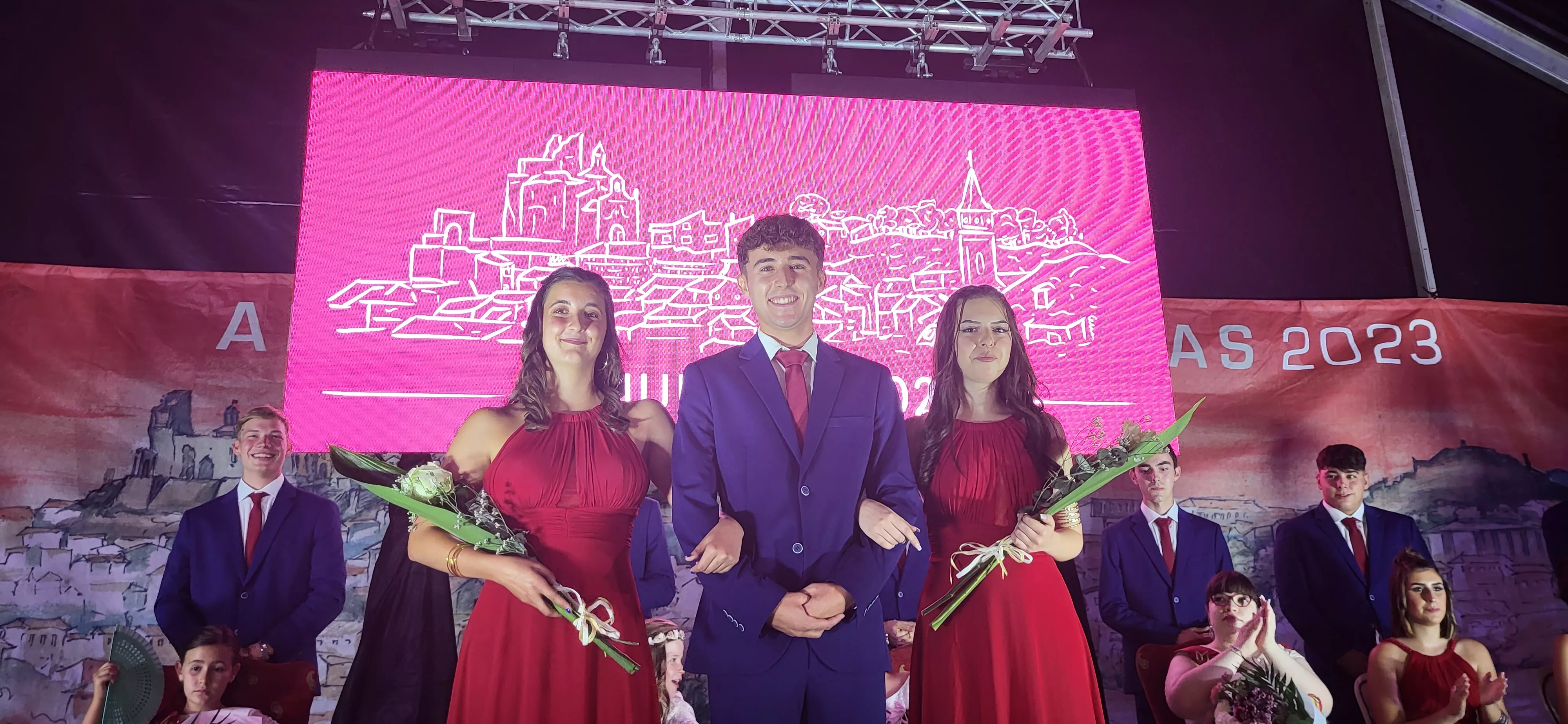  Presentación de las mairalesas, quintos y quintas de Almudévar. Foto: Mercedes Manterola