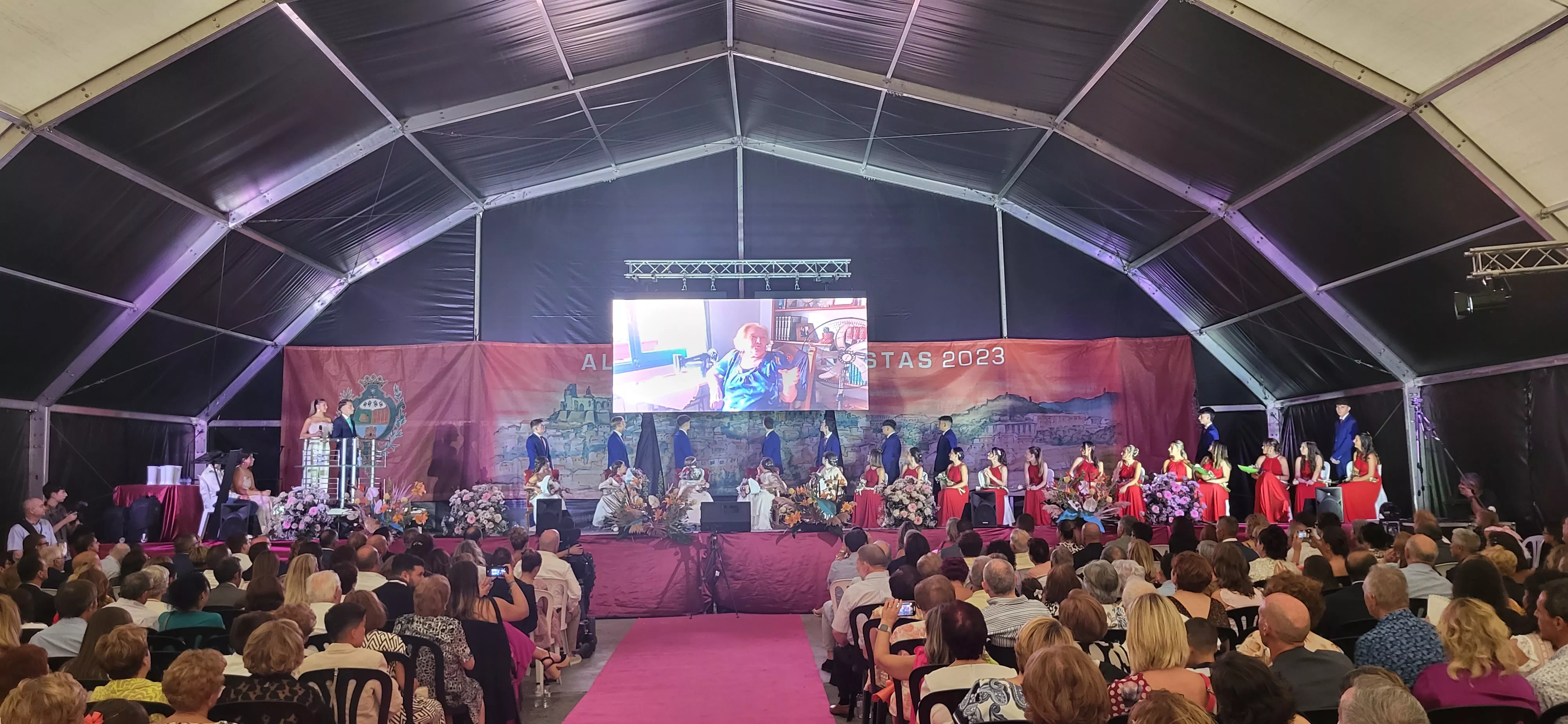  Presentación de las mairalesas, quintos y quintas de Almudévar. Foto: Mercedes Manterola