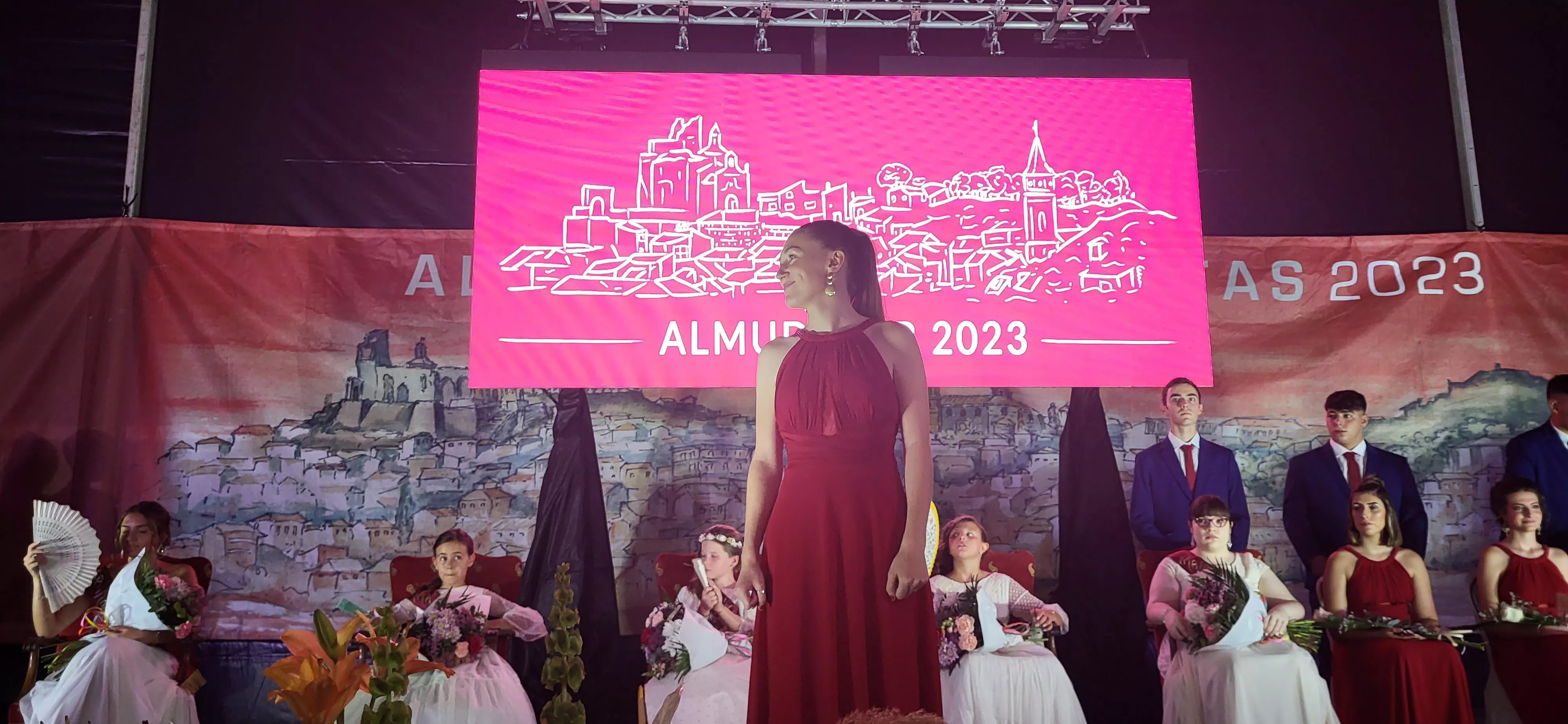  Presentación de las mairalesas, quintos y quintas de Almudévar. Foto: Mercedes Manterola